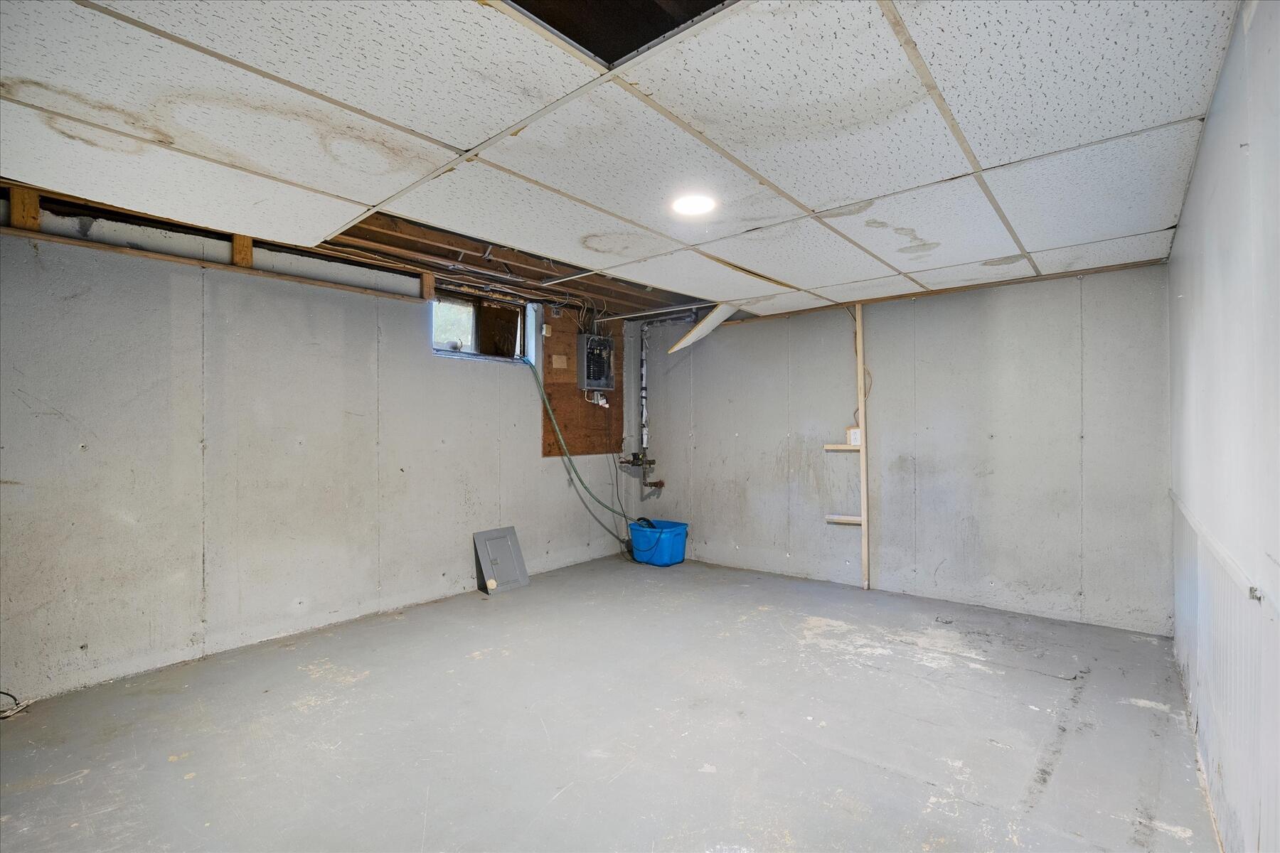 198 Bristol Avenue Property Photo 25