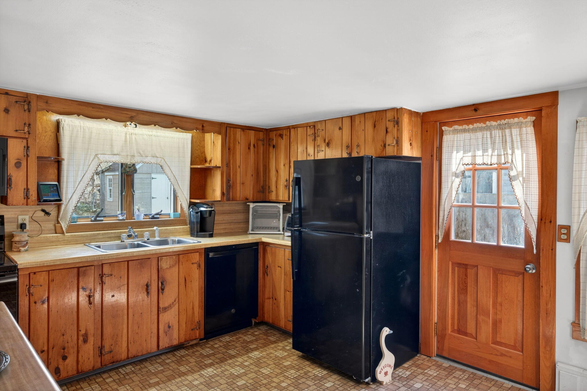31 Conant Street Property Photo 11
