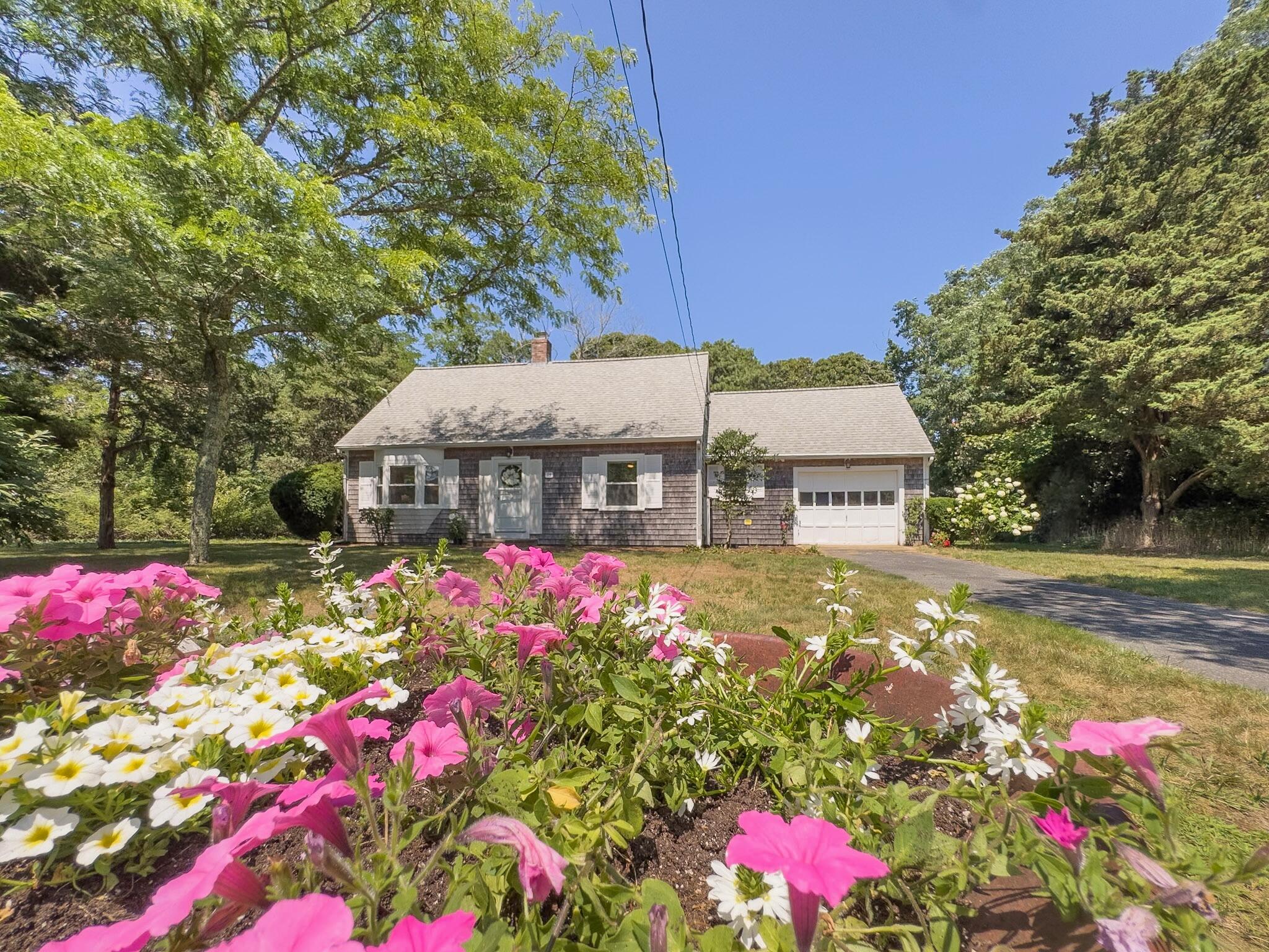 35 Meadow Drive Property Photo 1