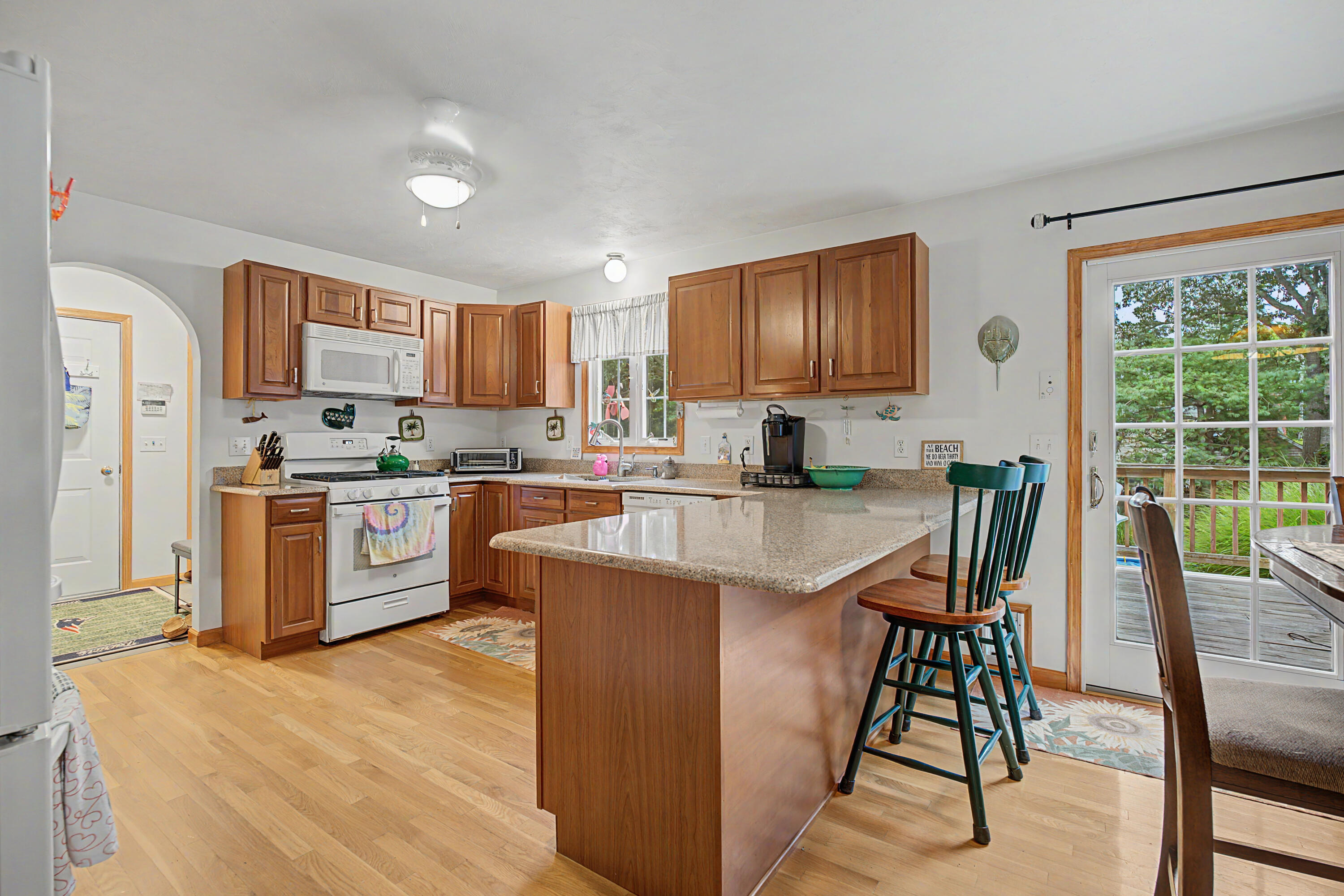 12 Gordon Lane Property Photo 3