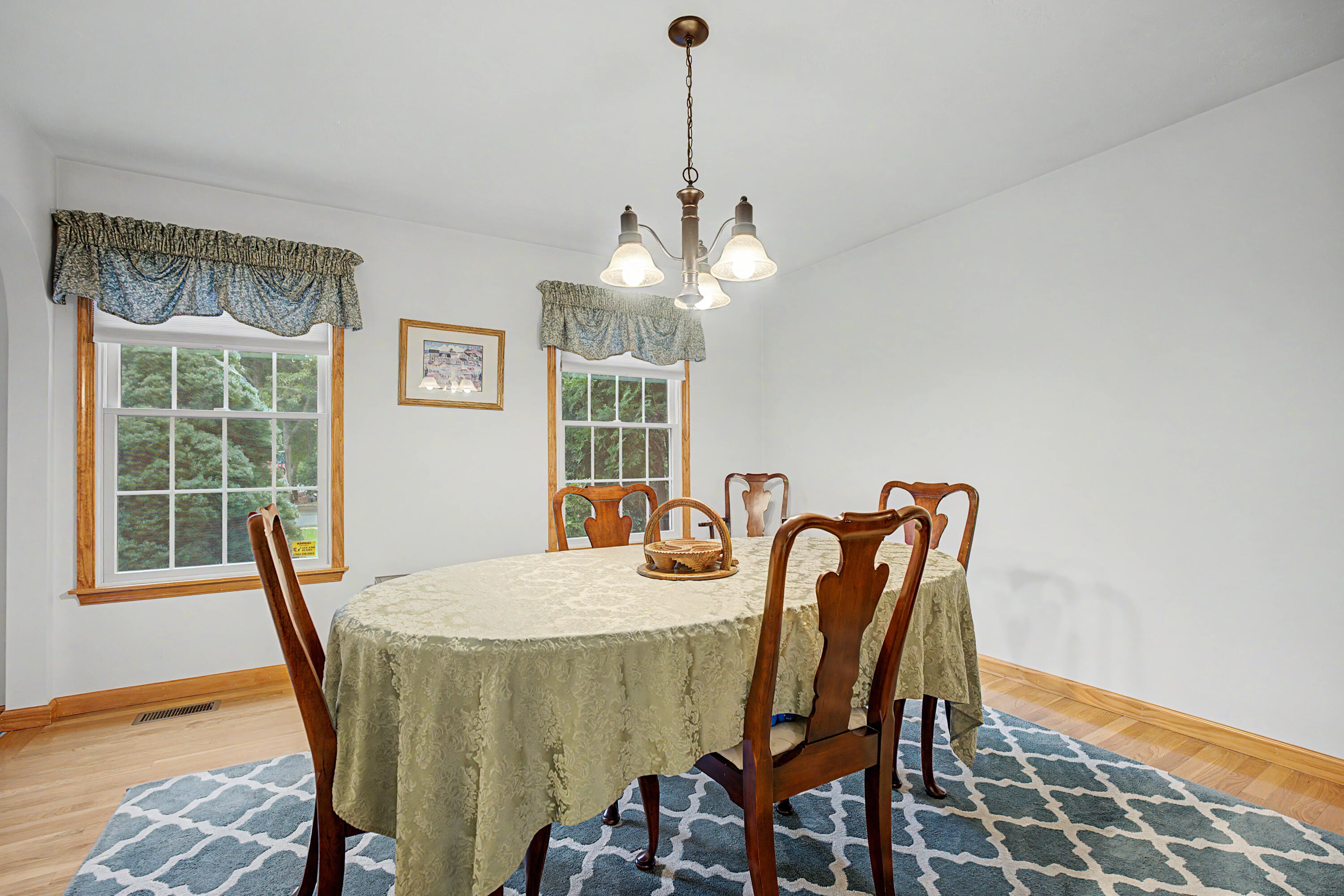 12 Gordon Lane Property Photo 8