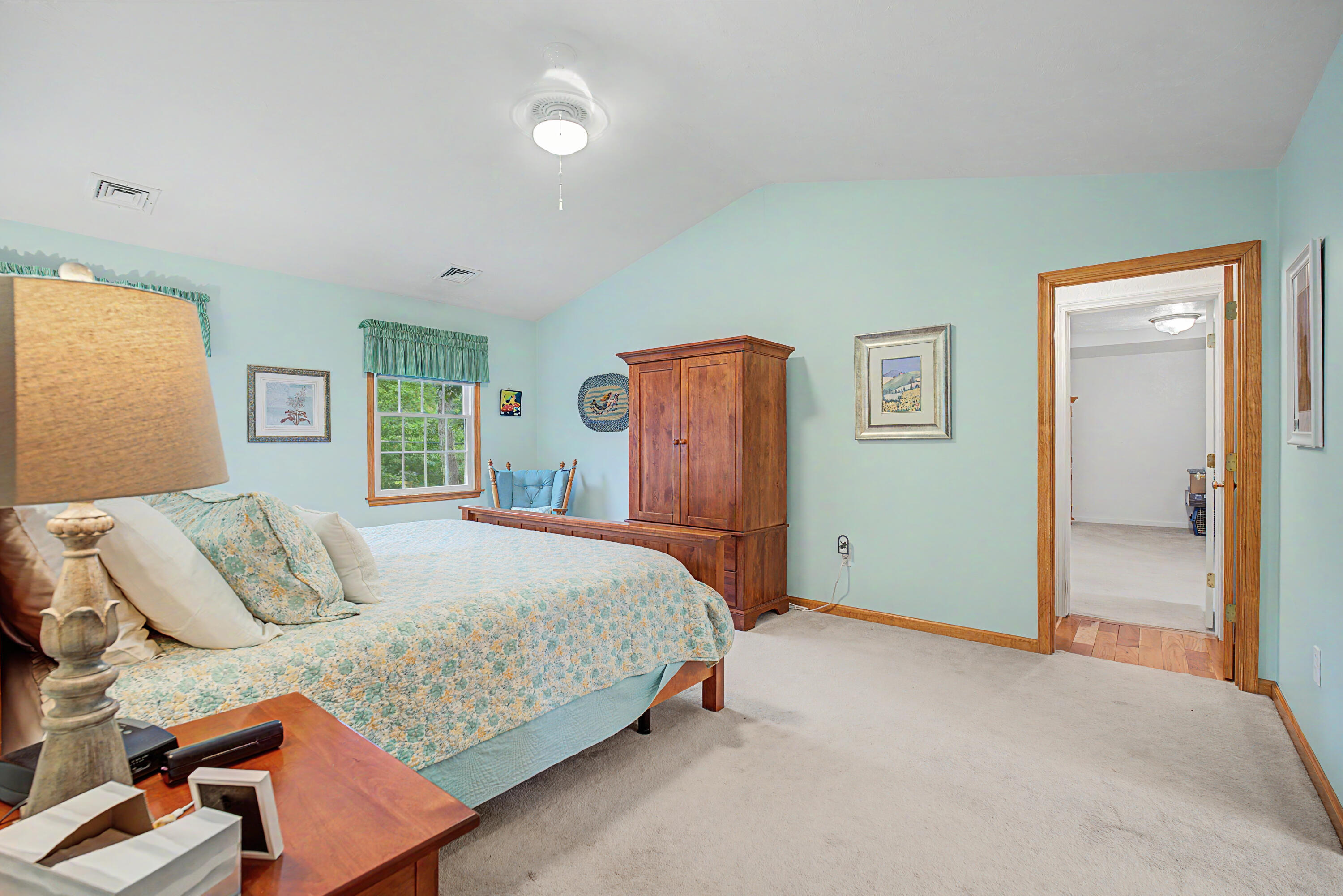 12 Gordon Lane Property Photo 15