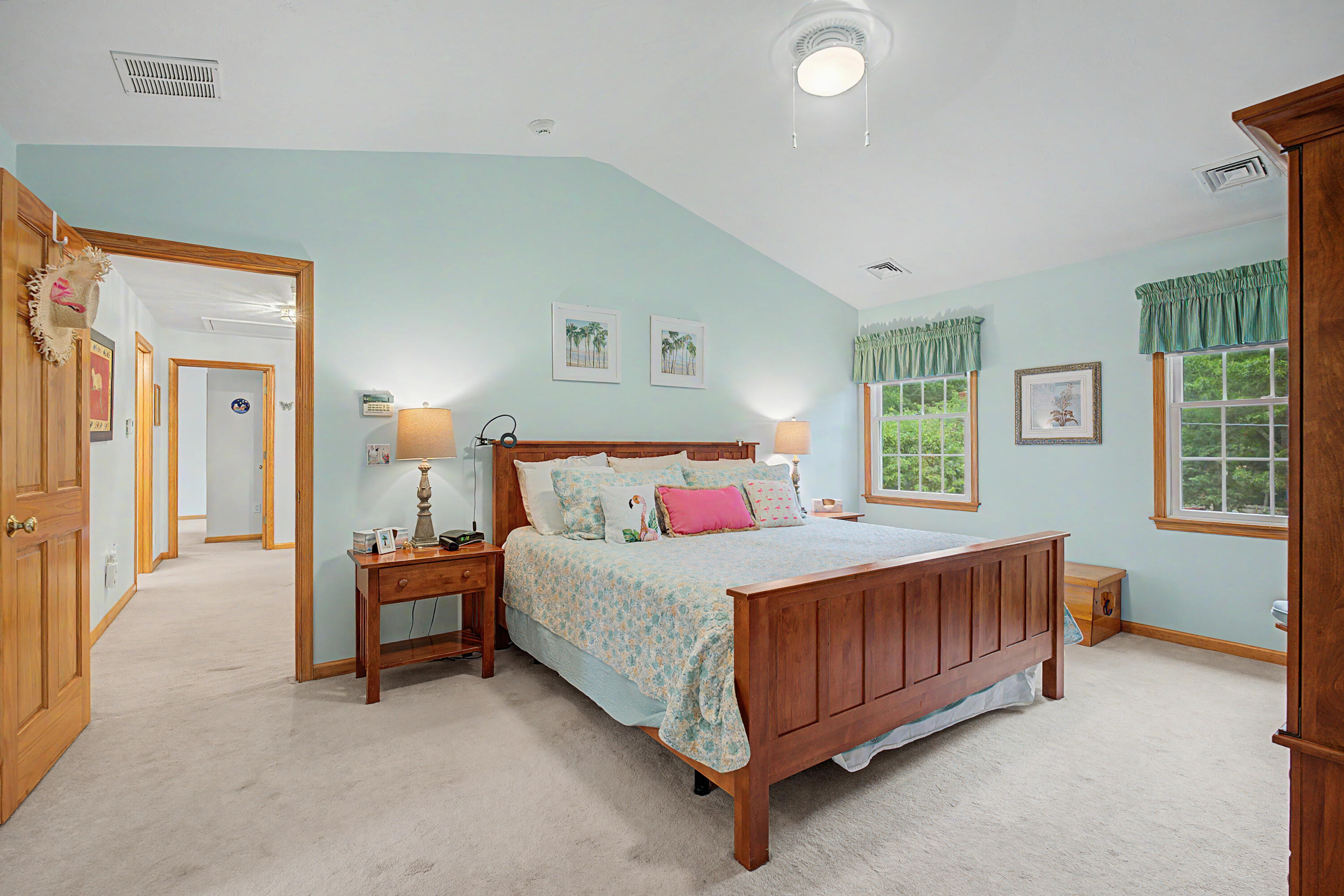 12 Gordon Lane Property Photo 18