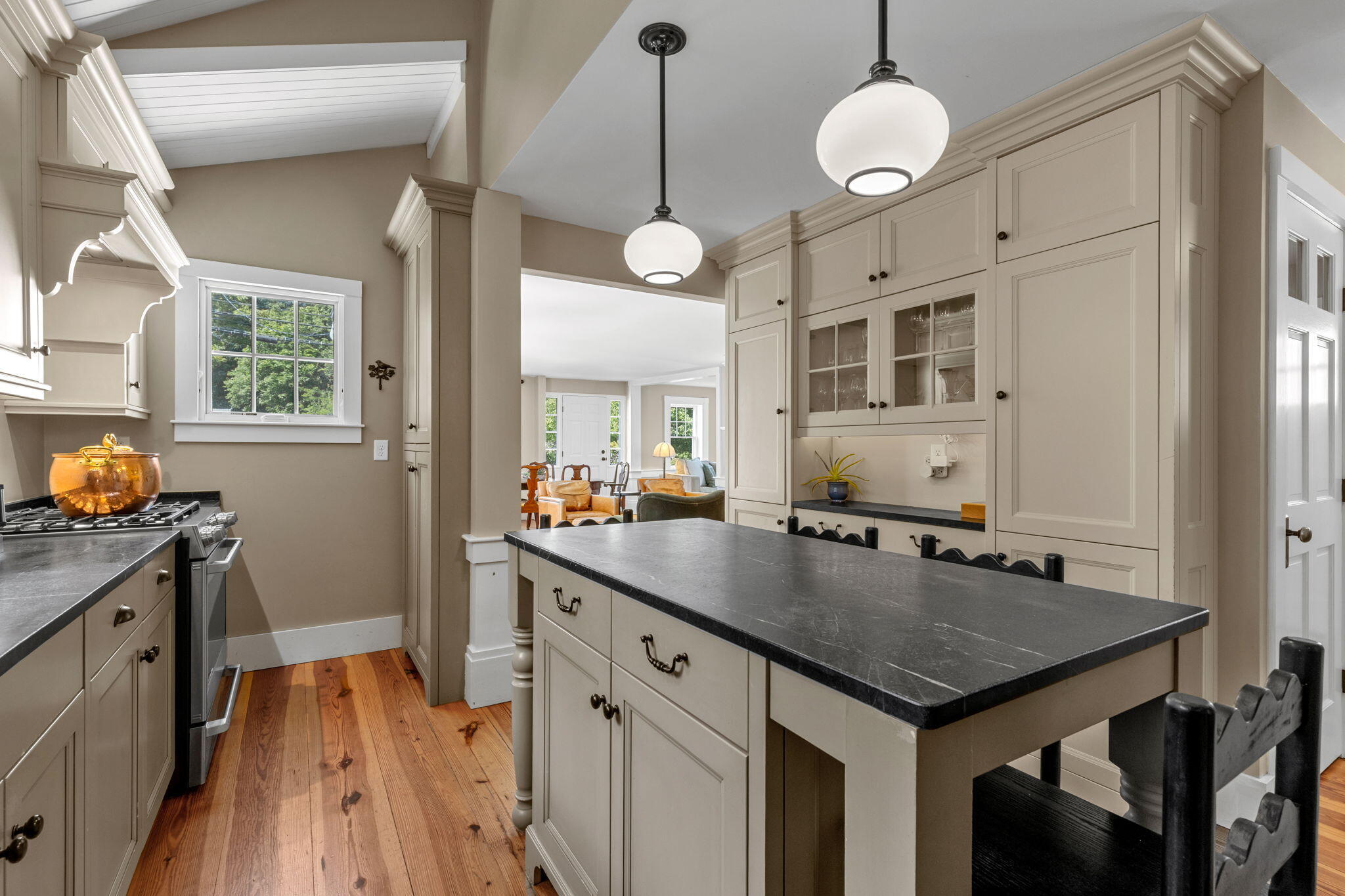 141 Bank Street Property Photo 11
