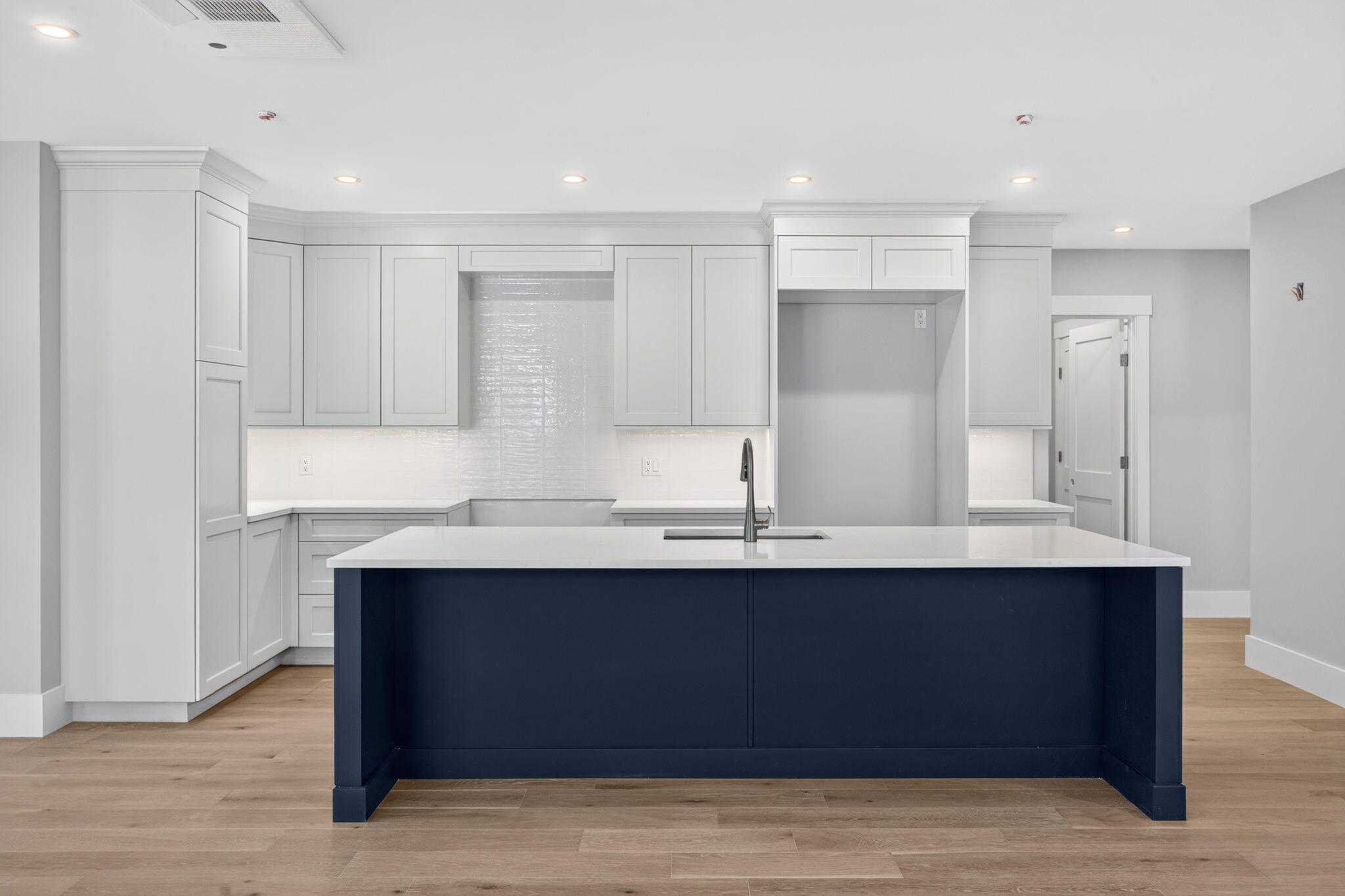 533 Woods Hole Road Unit E101 Property Photo 5