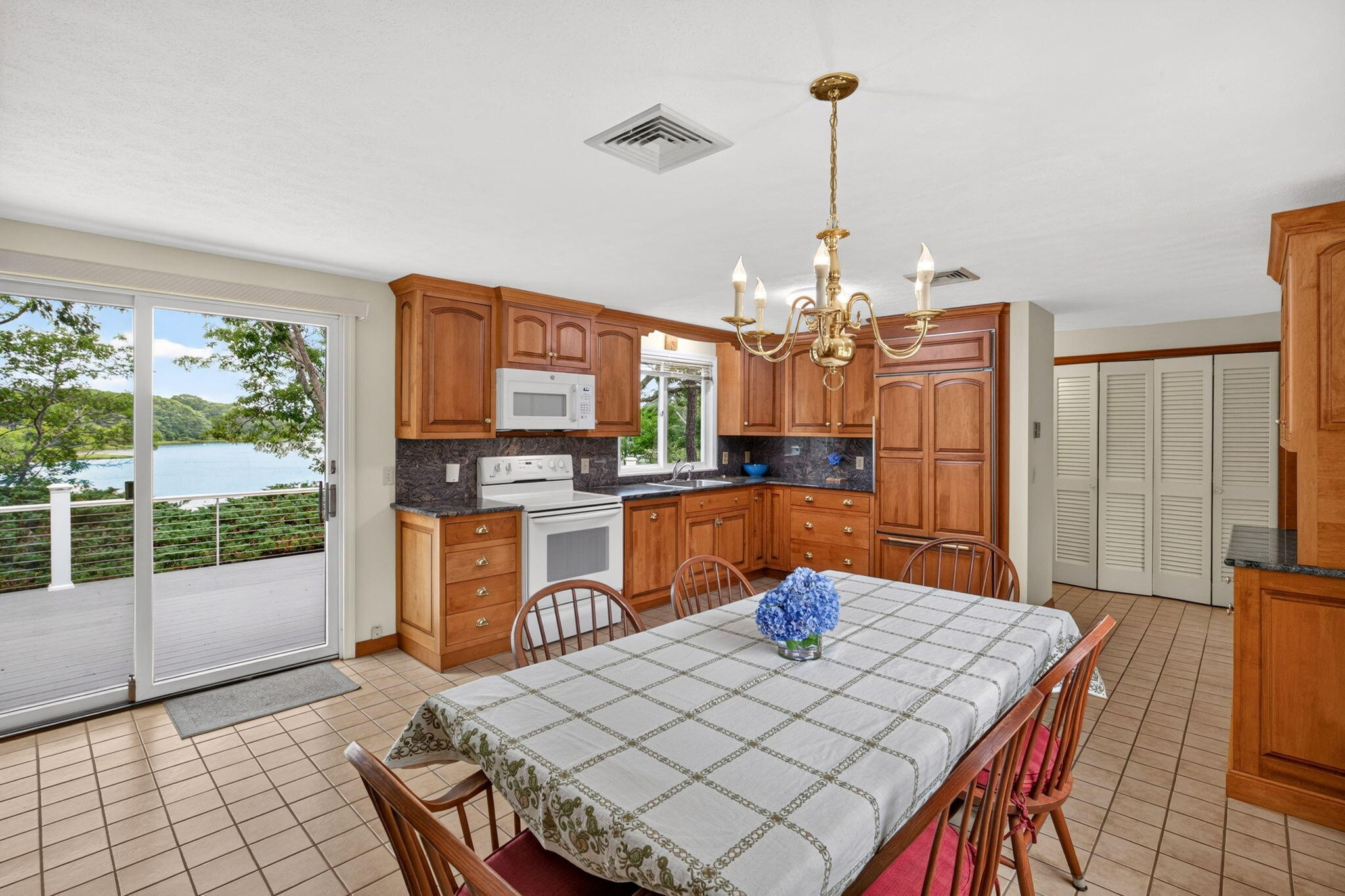 50 Shaker Lane Property Photo 15