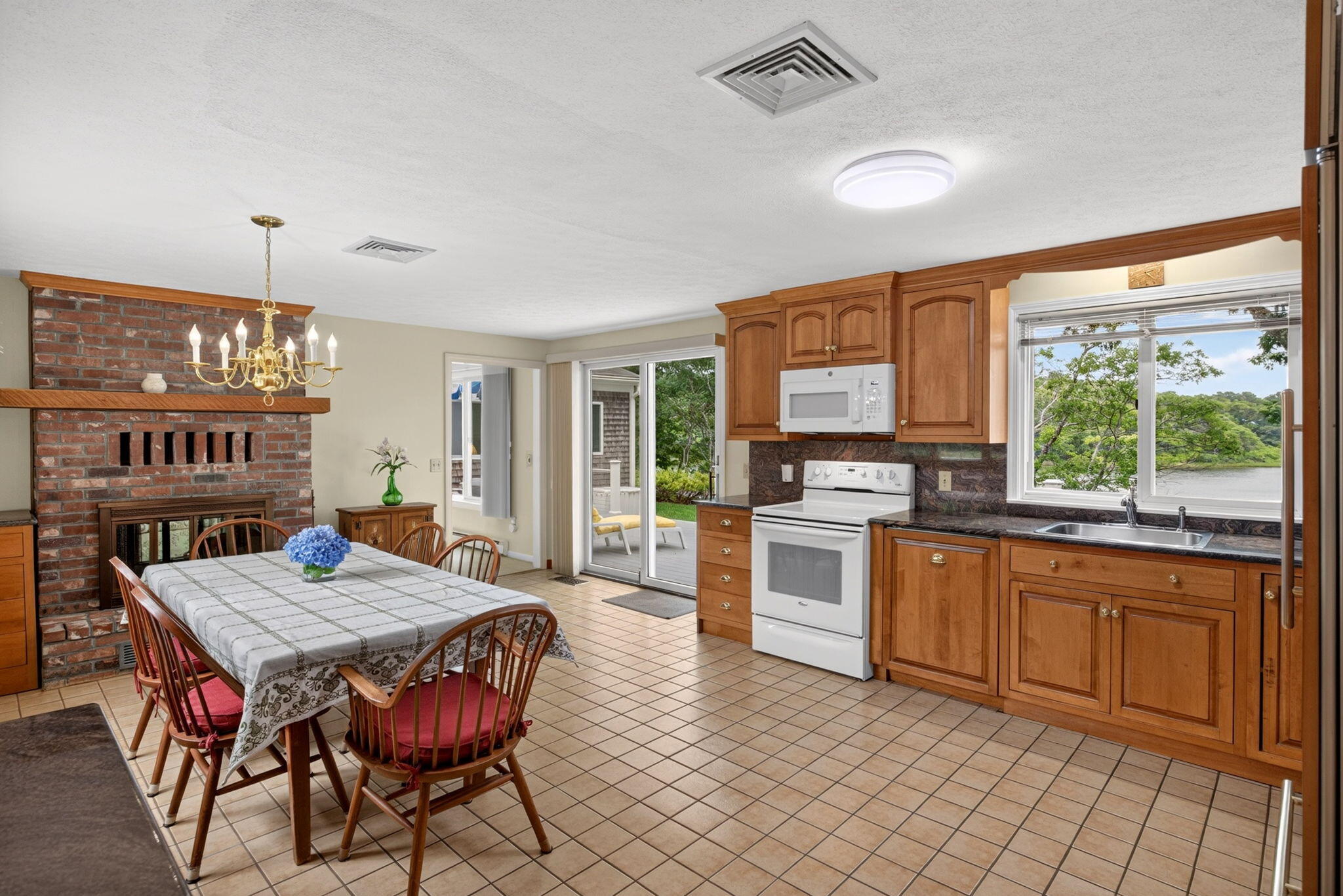 50 Shaker Lane Property Photo 16