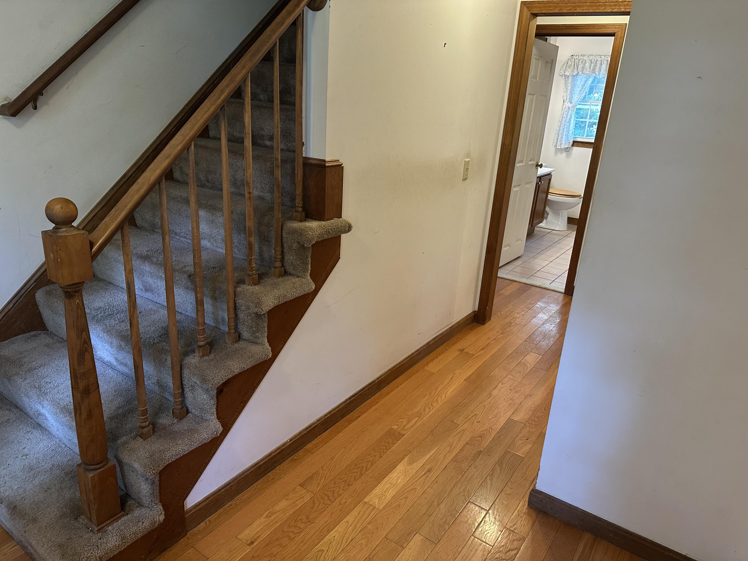 8 Deep Wood Drive Property Photo 4