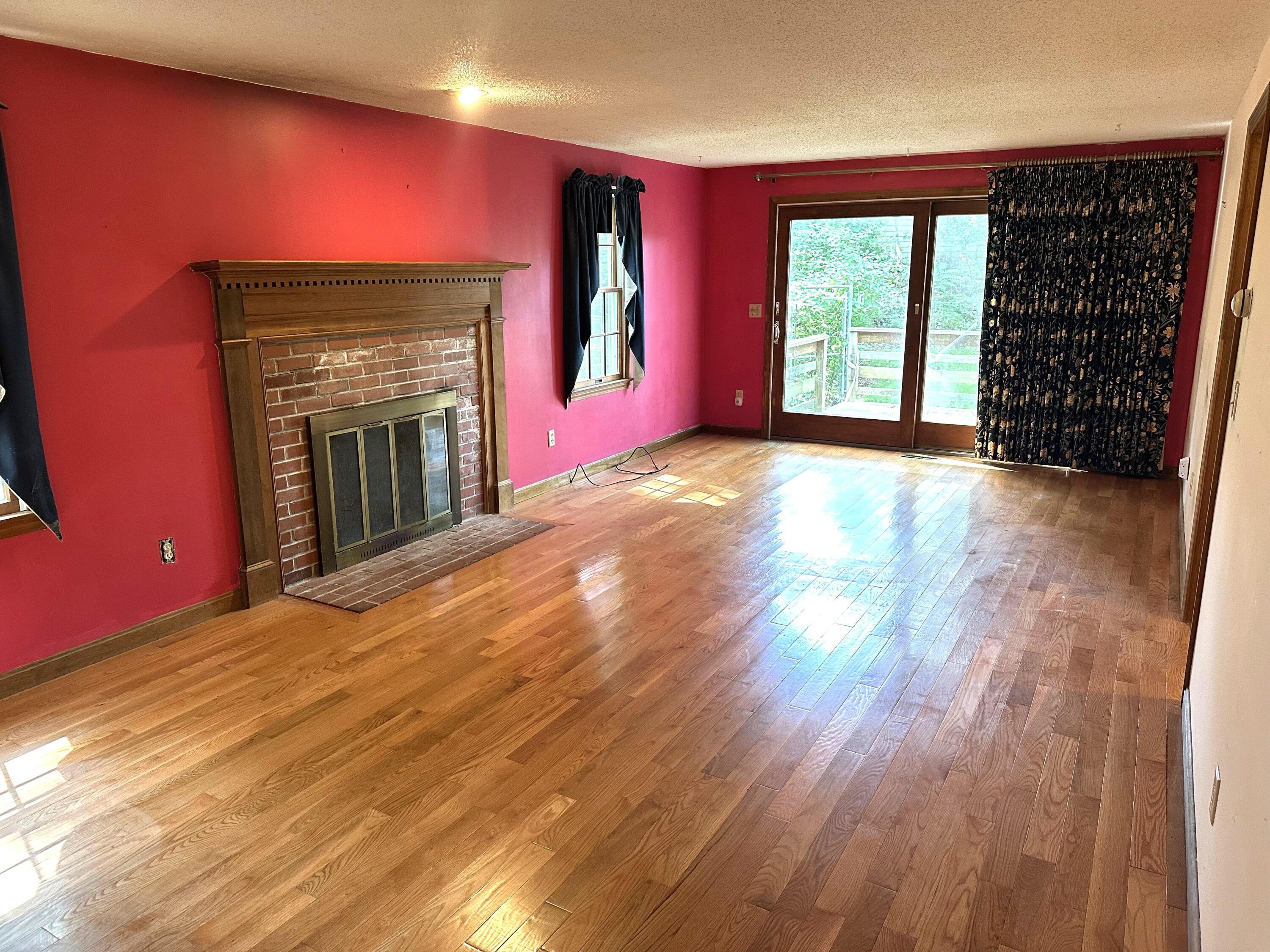 8 Deep Wood Drive Property Photo 5