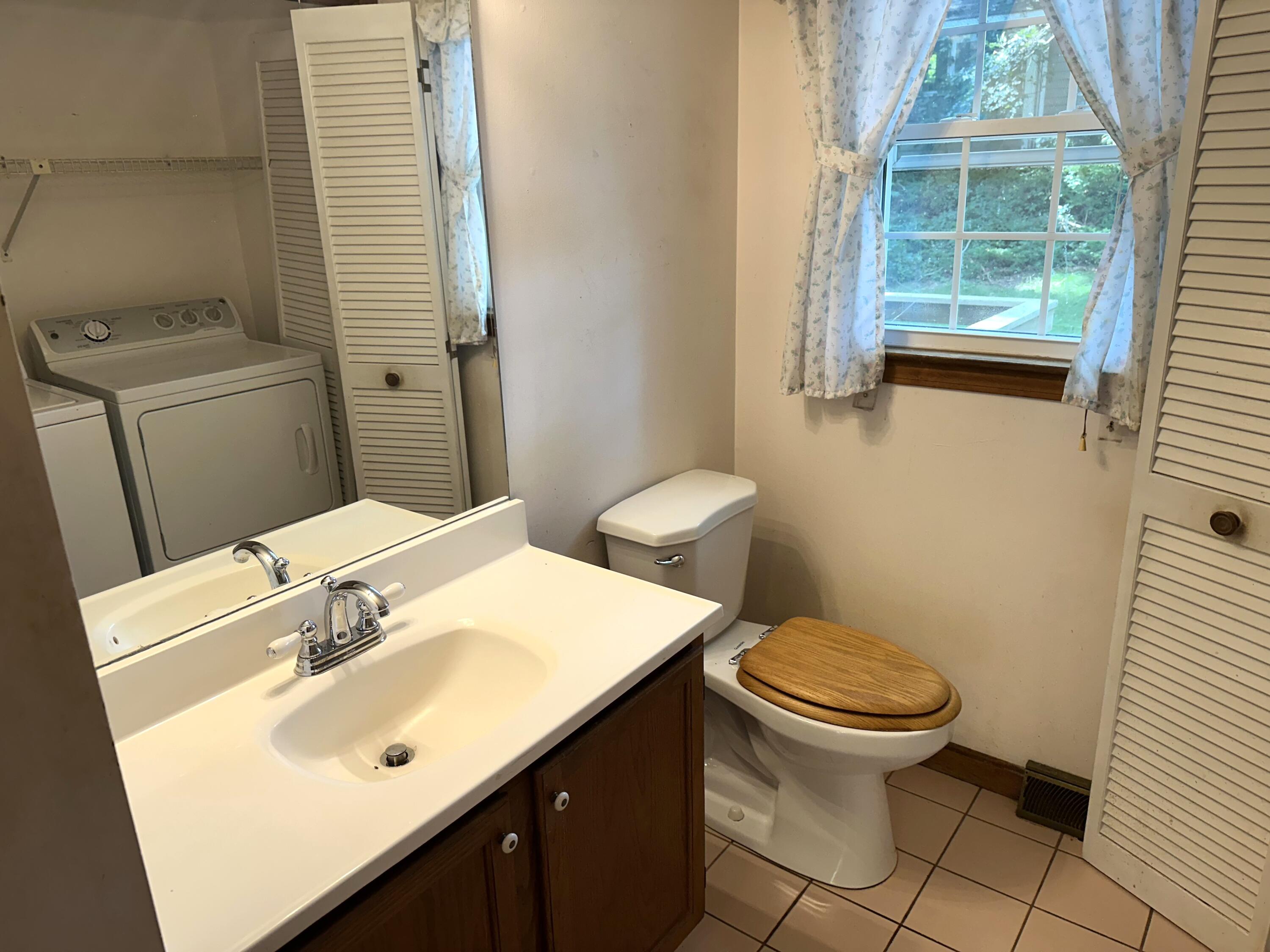 8 Deep Wood Drive Property Photo 11