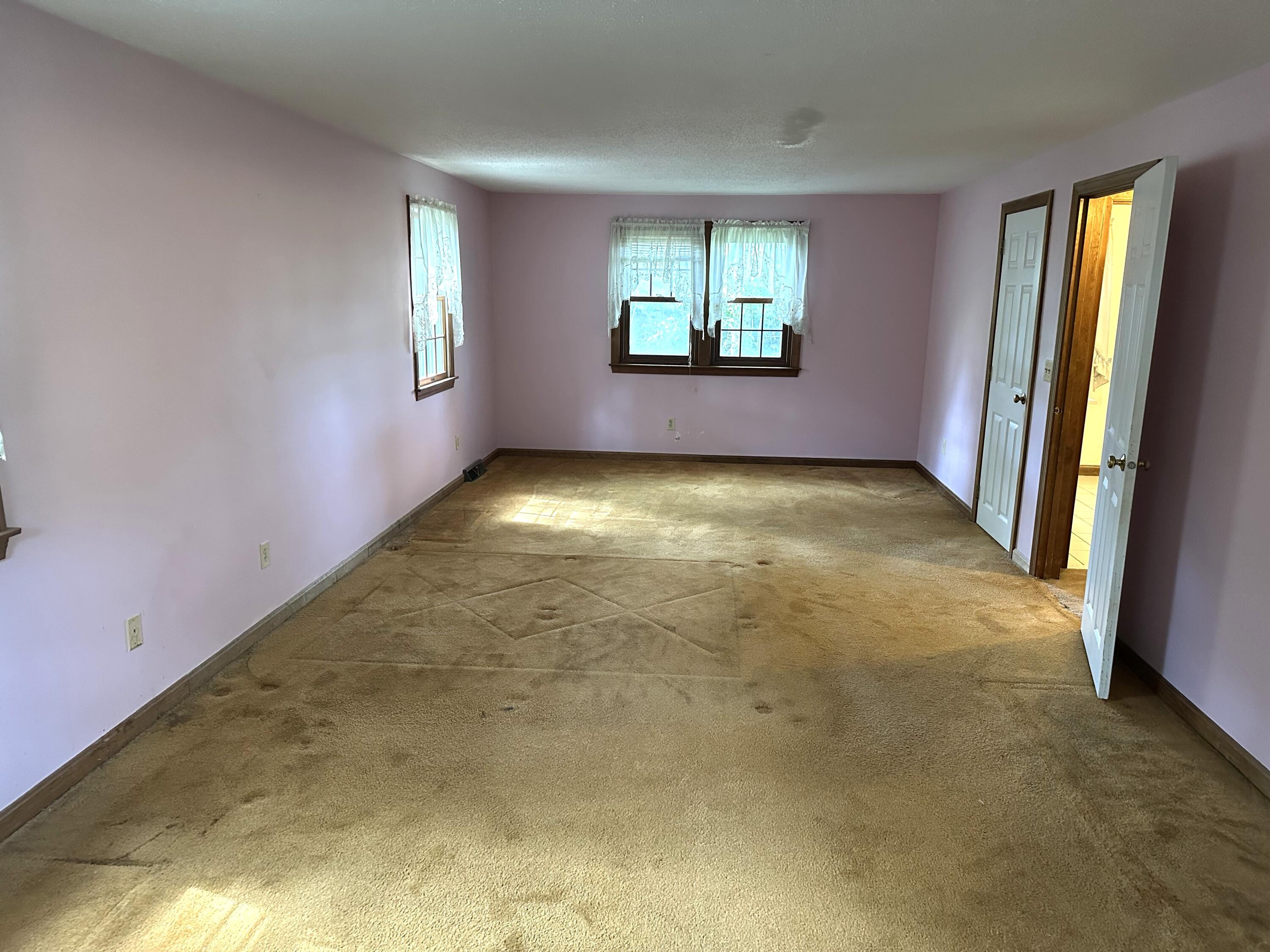 8 Deep Wood Drive Property Photo 12