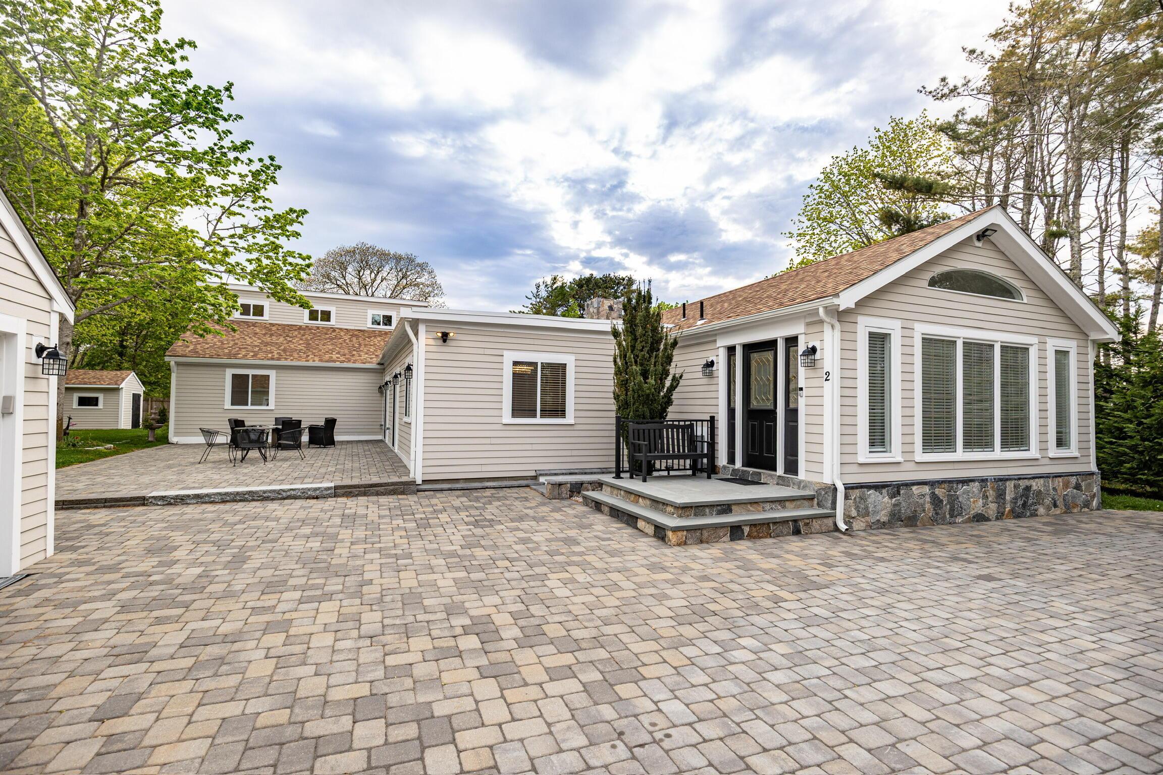 2 Ernst Way Property Photo 1