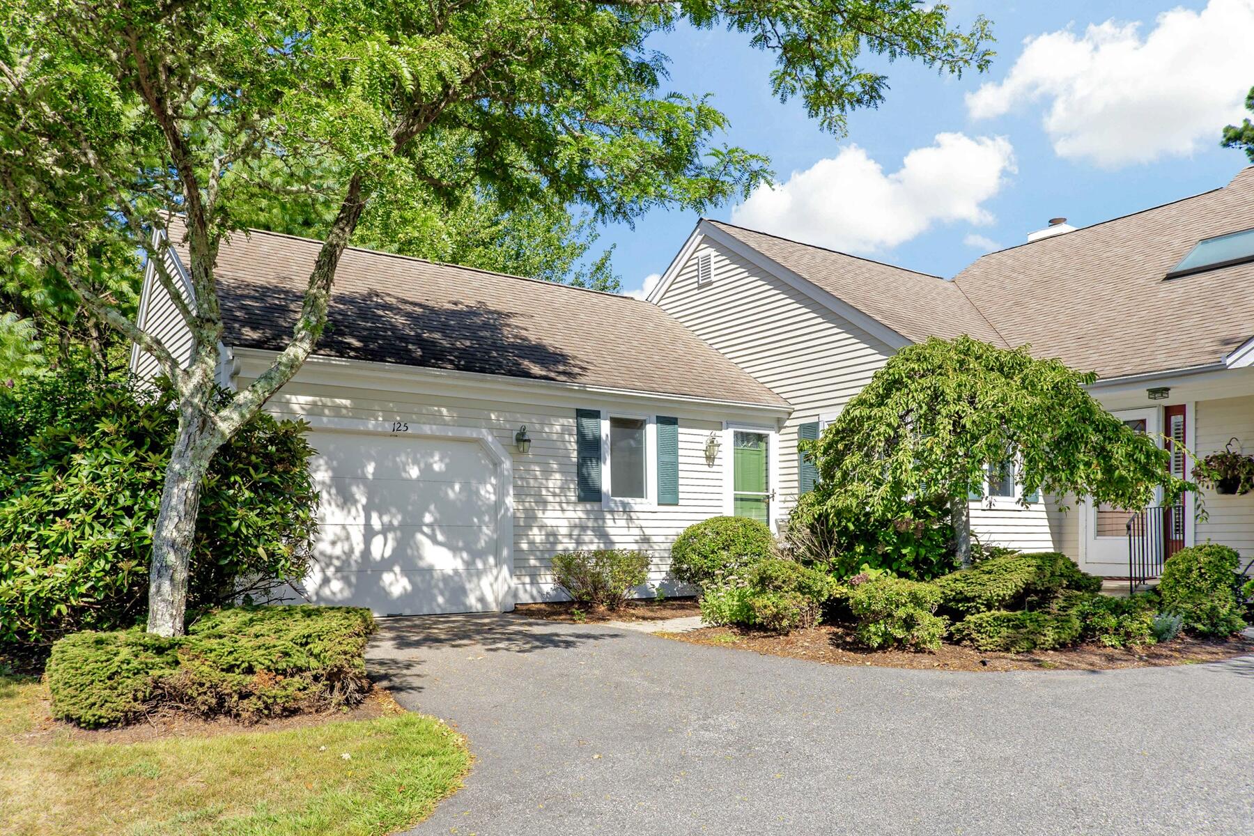 125 Leisure Green Drive N Property Photo 1