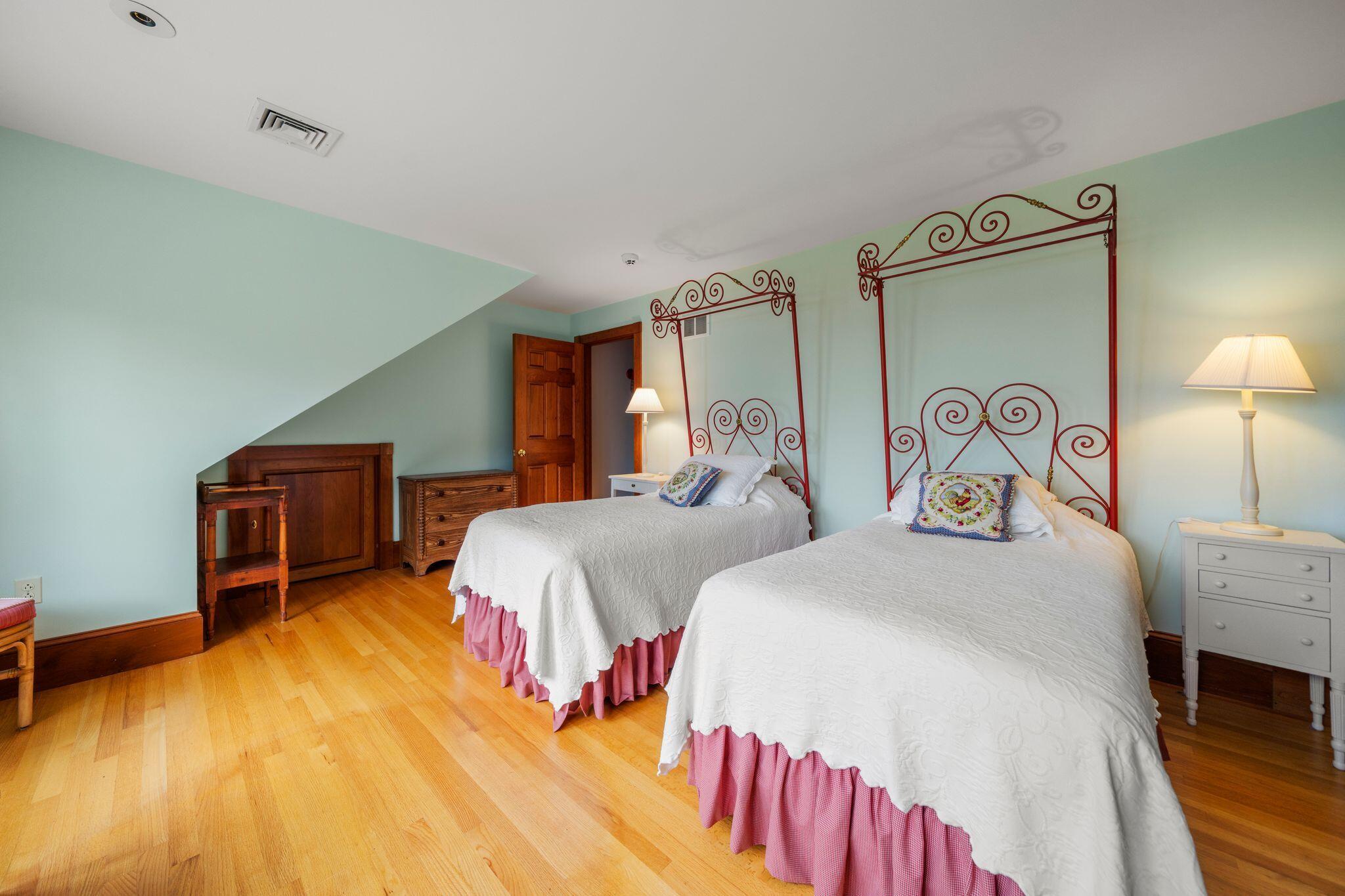 4 Sherbourne Way Property Photo 16