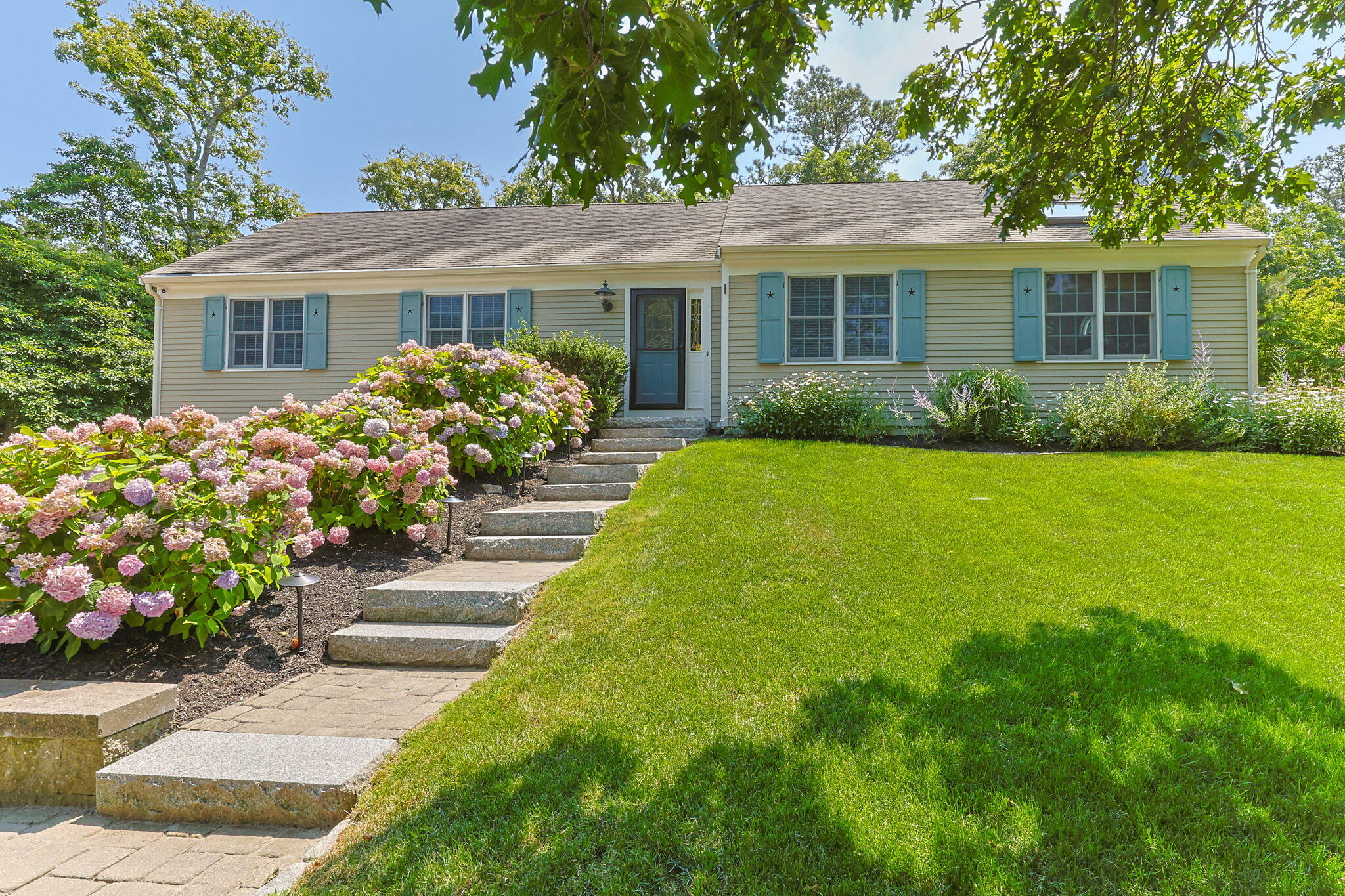 23 Taylors Pond Road Property Photo 2