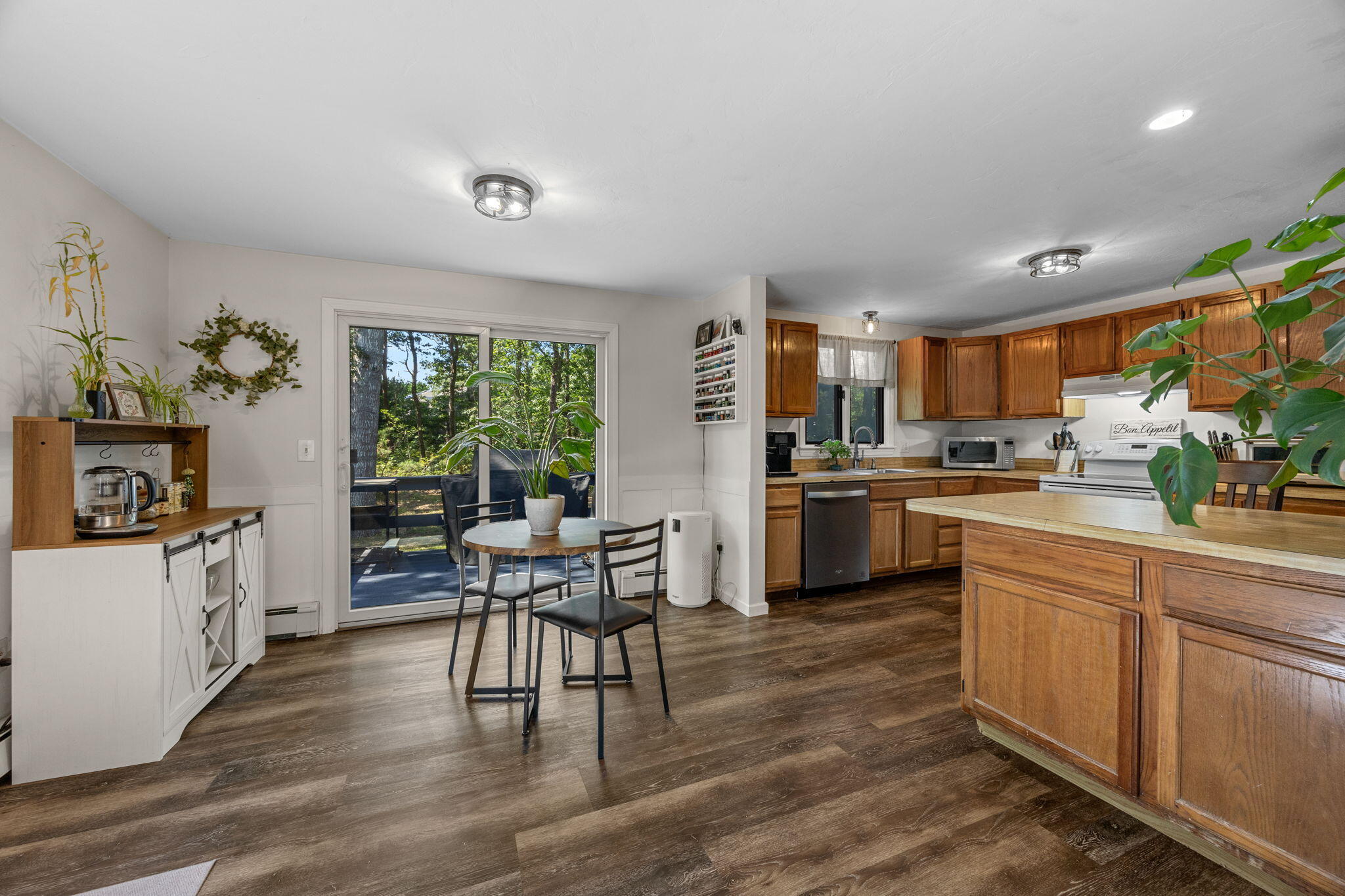 18 Christopher Way Property Photo 8