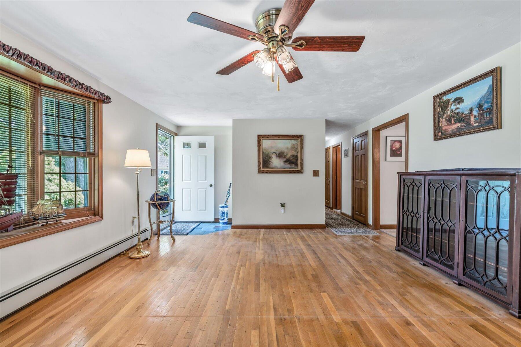 25 Wiley Post Lane Property Photo 4