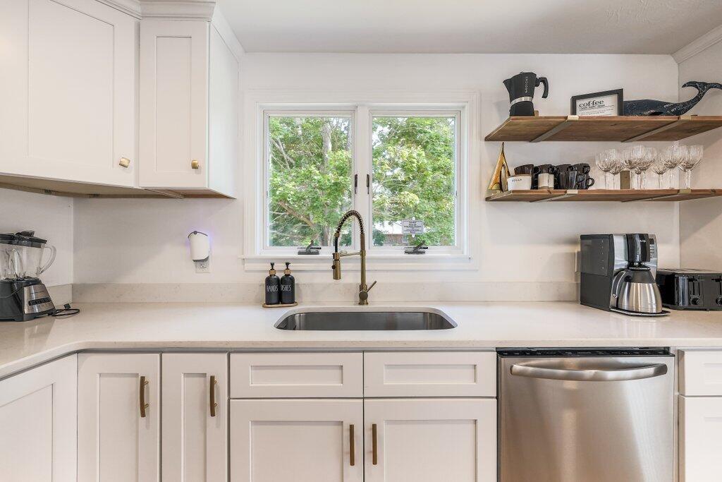 35 Pinecrest Avenue Property Photo 9