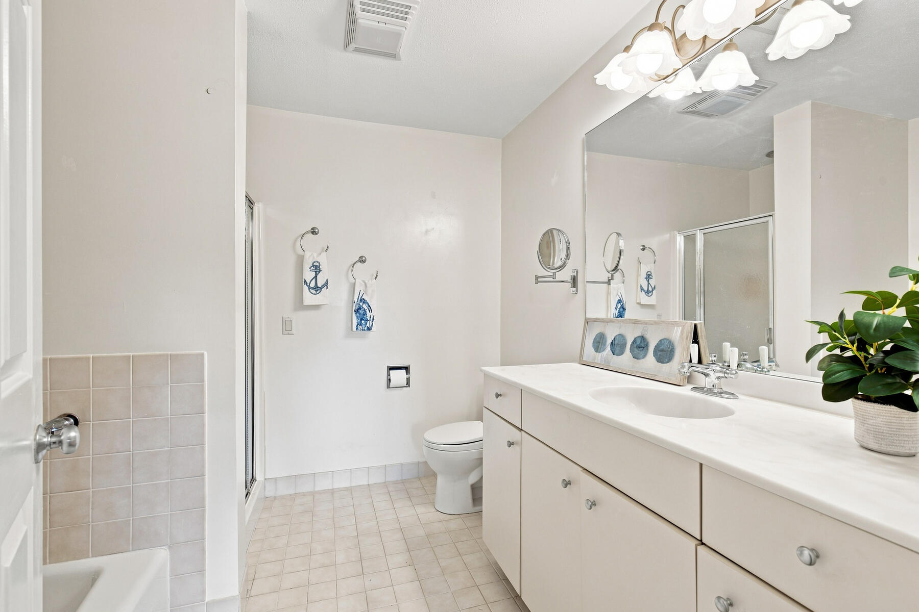230 Kates Path Unit 230 Property Photo 16