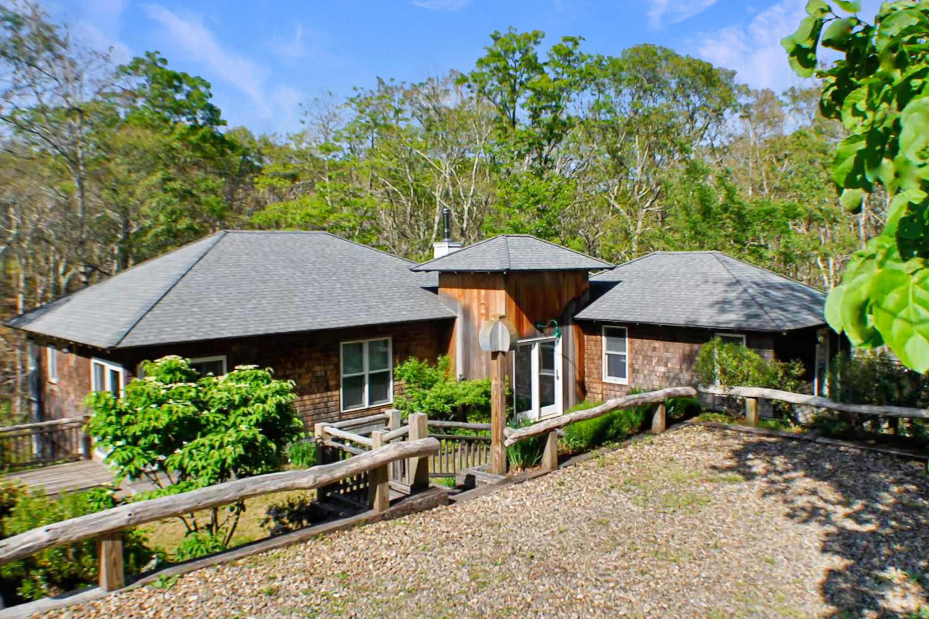 18 Sylvan Avenue Property Photo 1