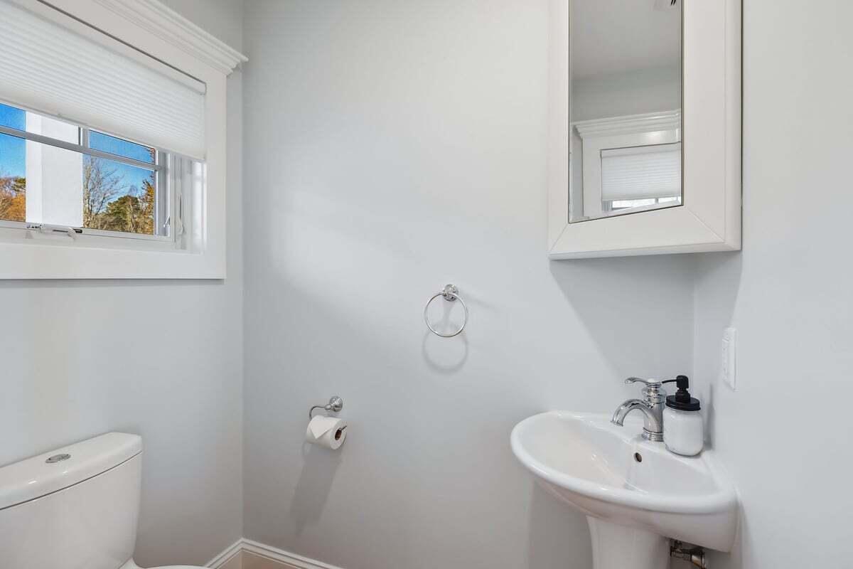 135-137 Portanimicut Road Property Photo 41