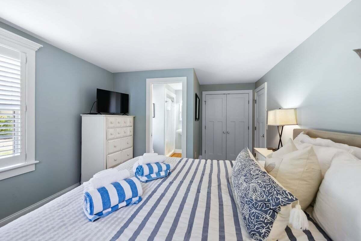 135-137 Portanimicut Road Property Photo 56
