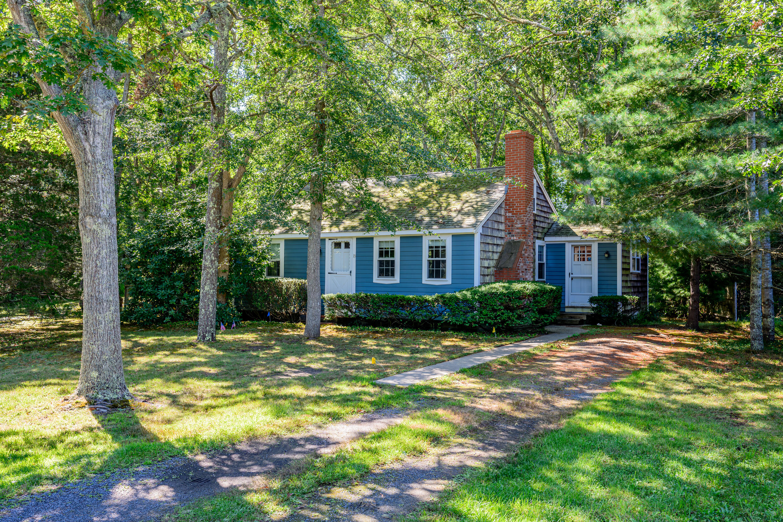19 Nehoiden Street Property Photo 1