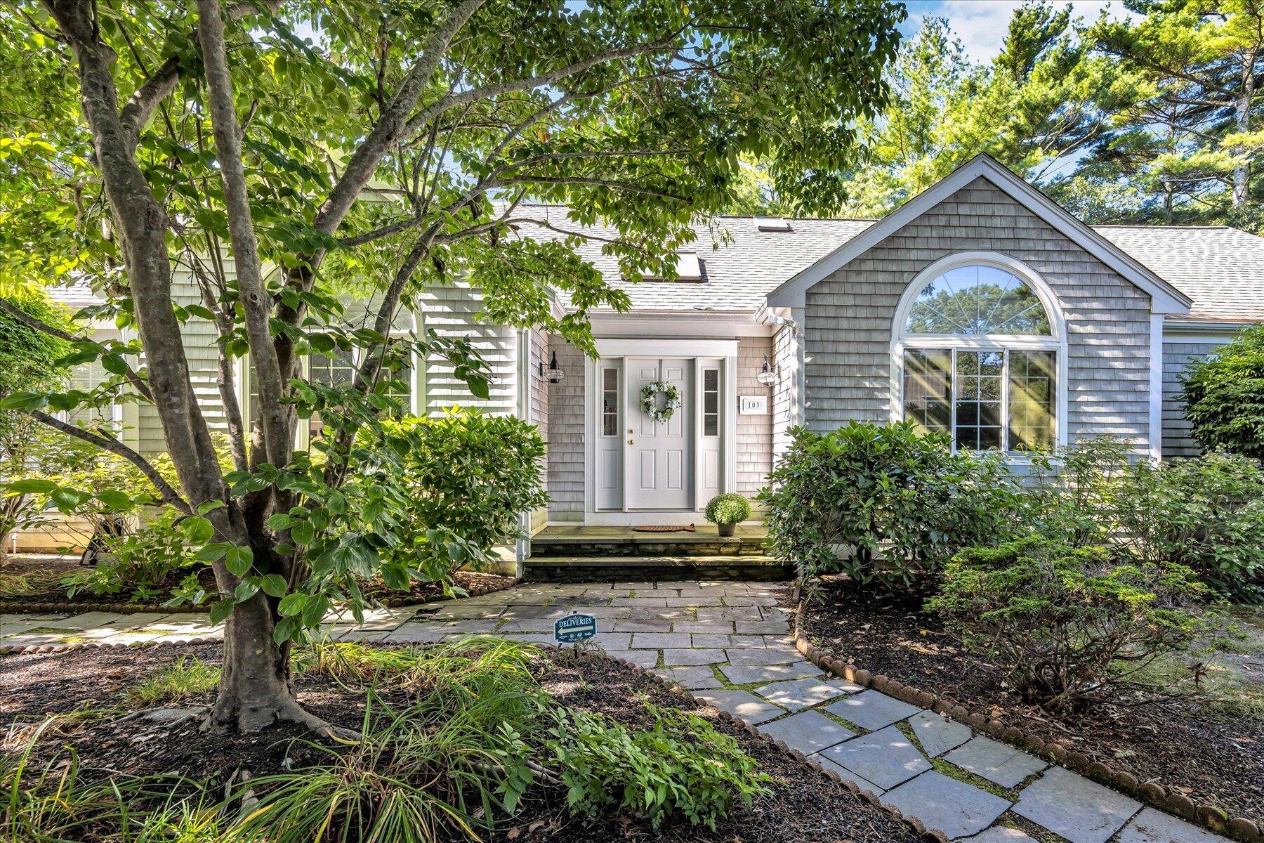 103 Sandcastle Drive Property Photo 6