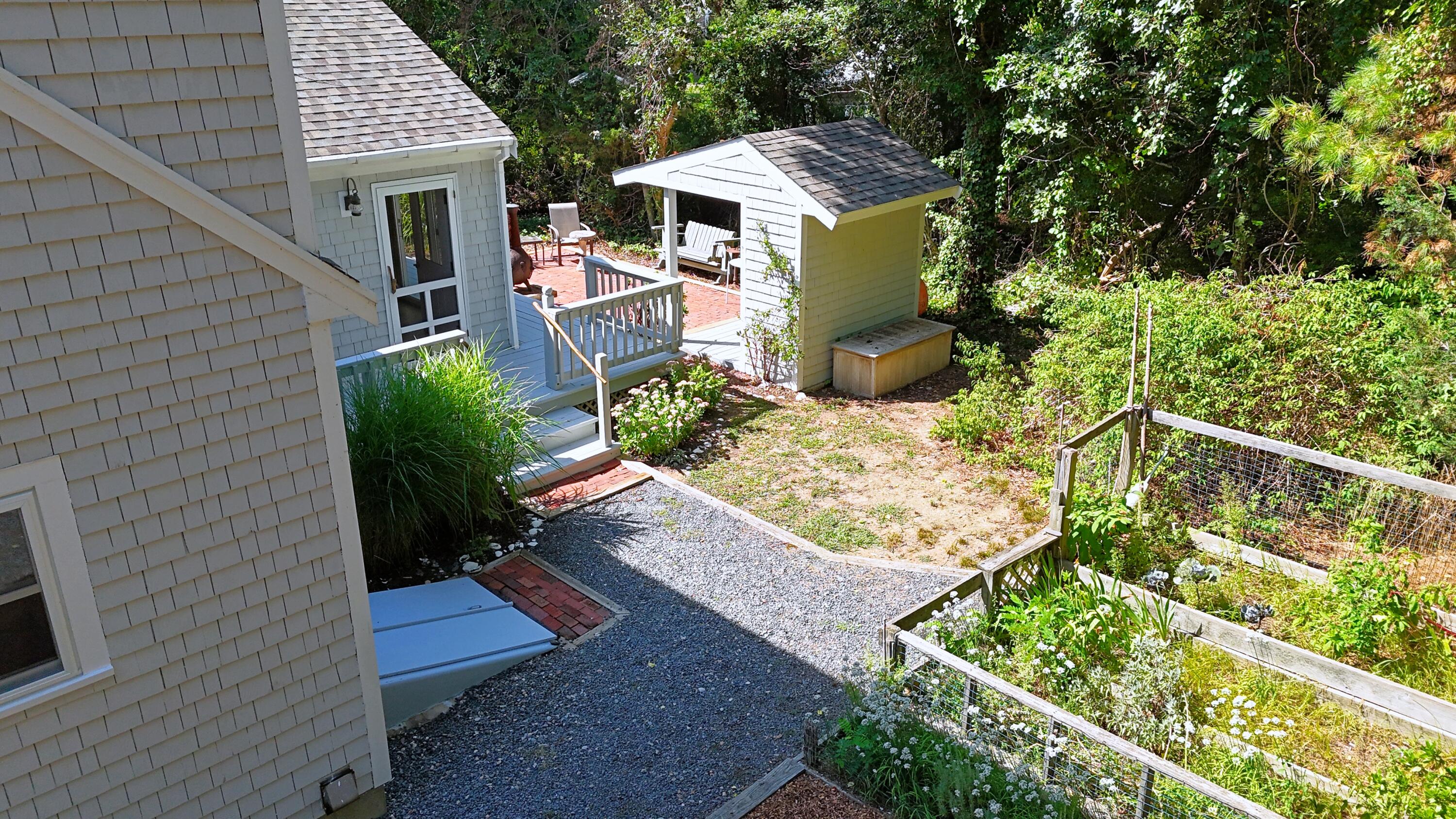 620 Kingsbury Beach Road Property Photo 14