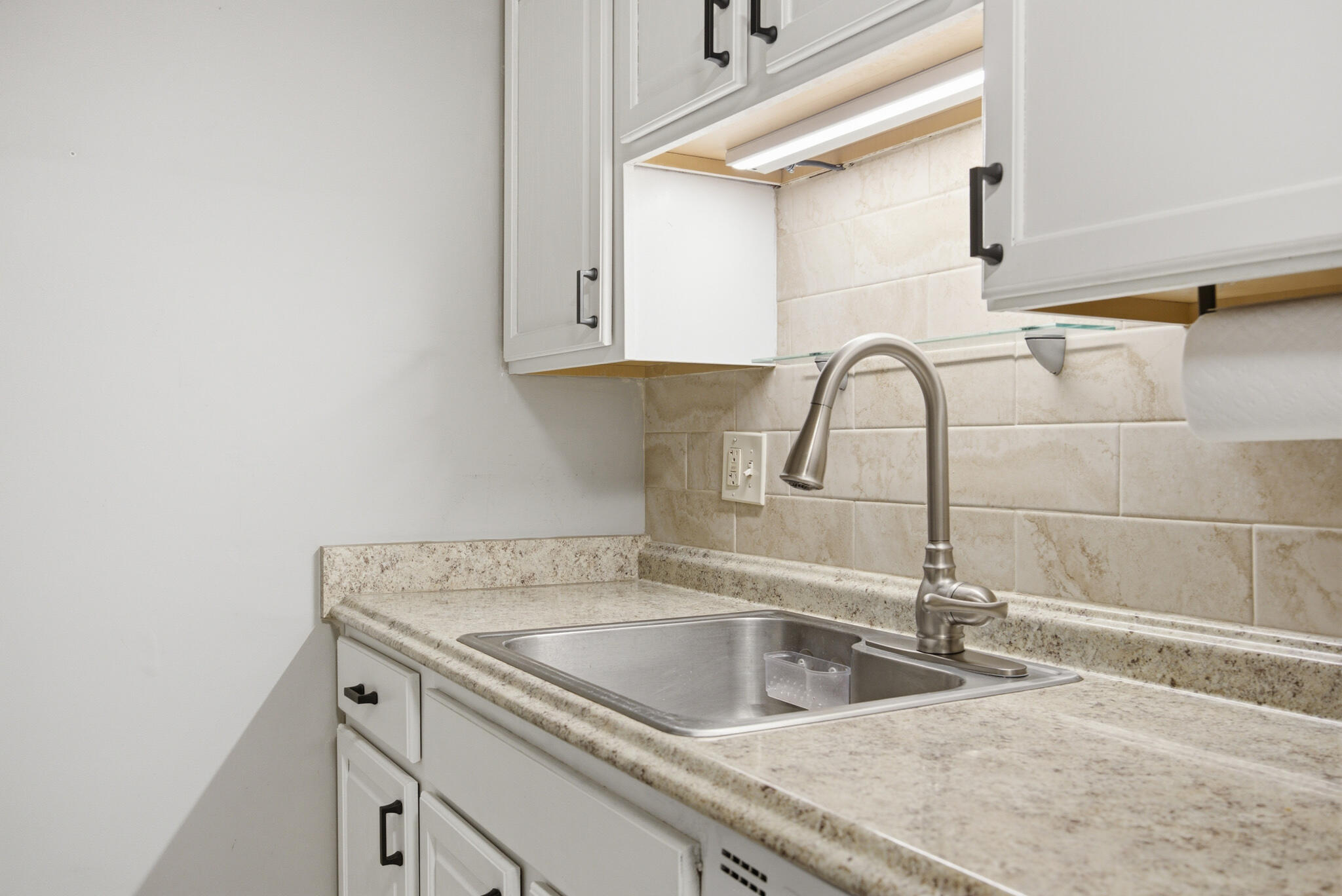 207 Samoset Street Apt B16 Property Photo 6