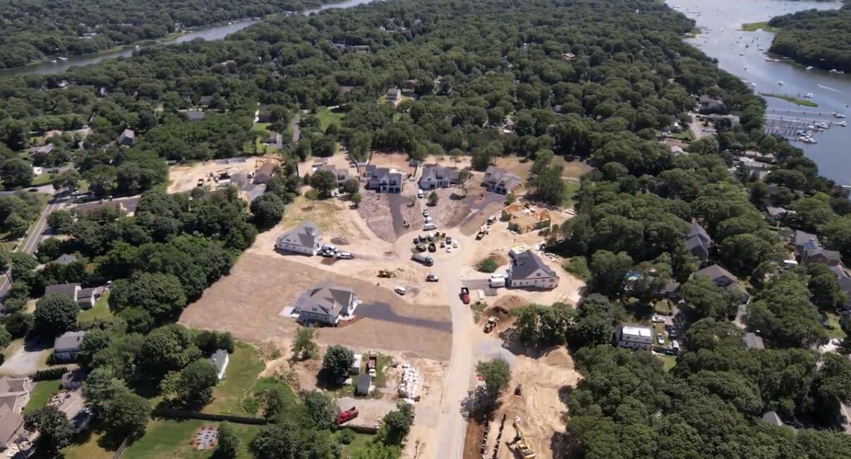1 Sailaway Lane Property Photo 3