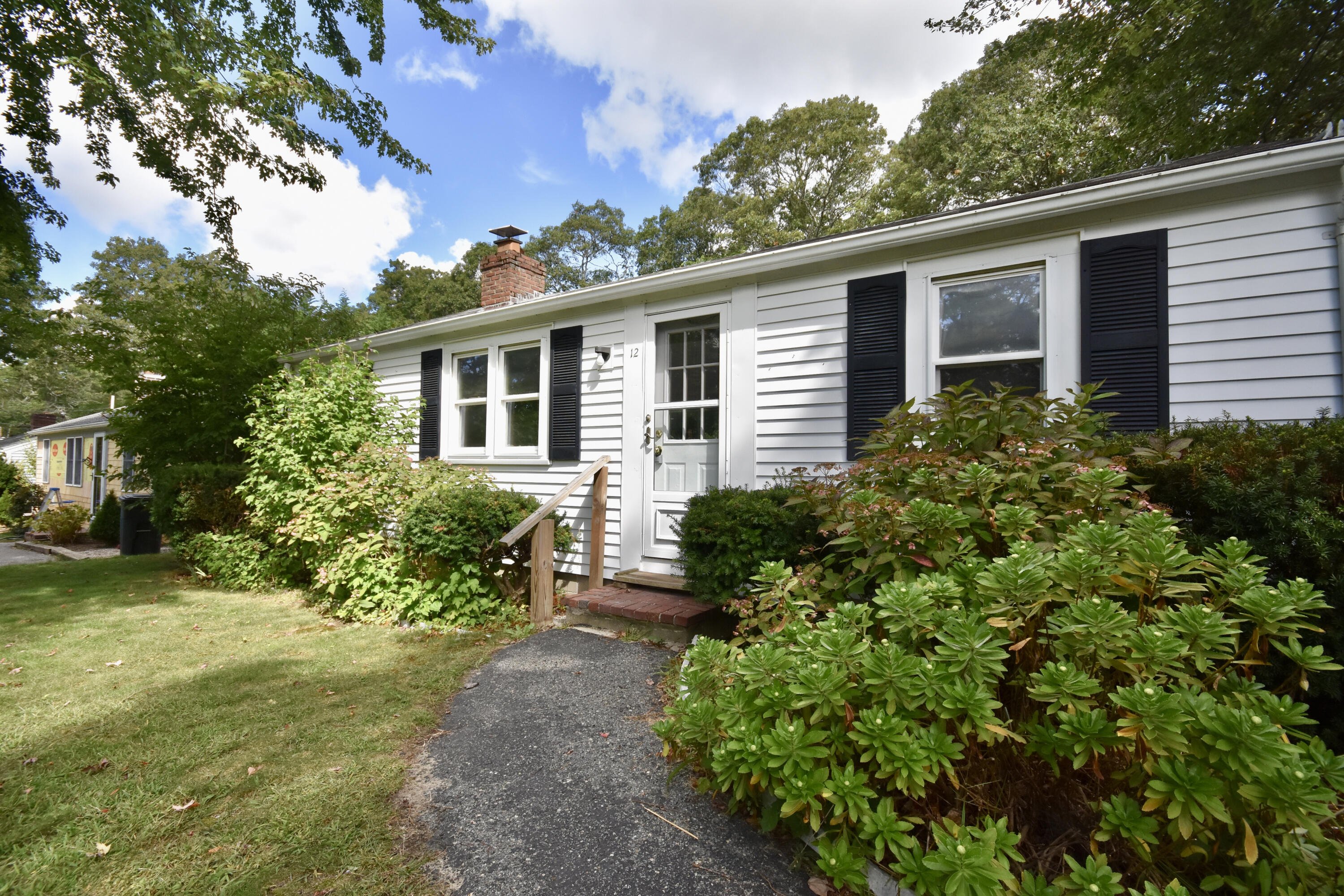 12 Lake Road E Property Photo 1