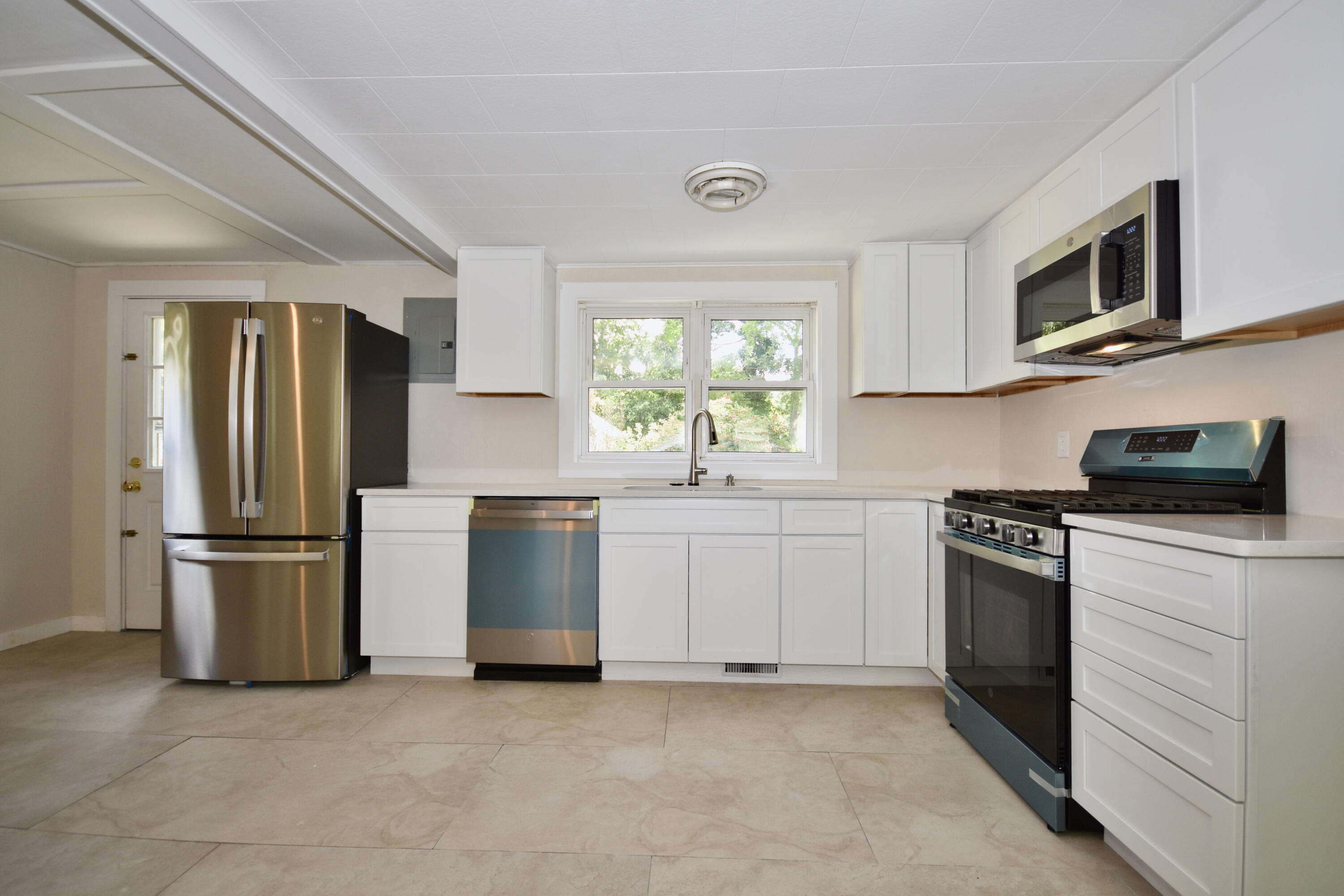 12 Lake Road E Property Photo 5