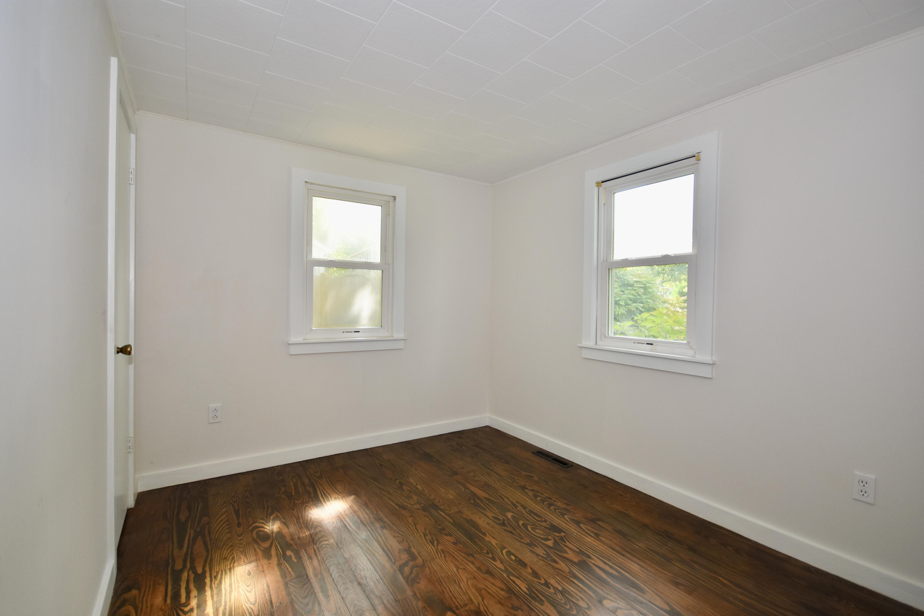 12 Lake Road E Property Photo 12