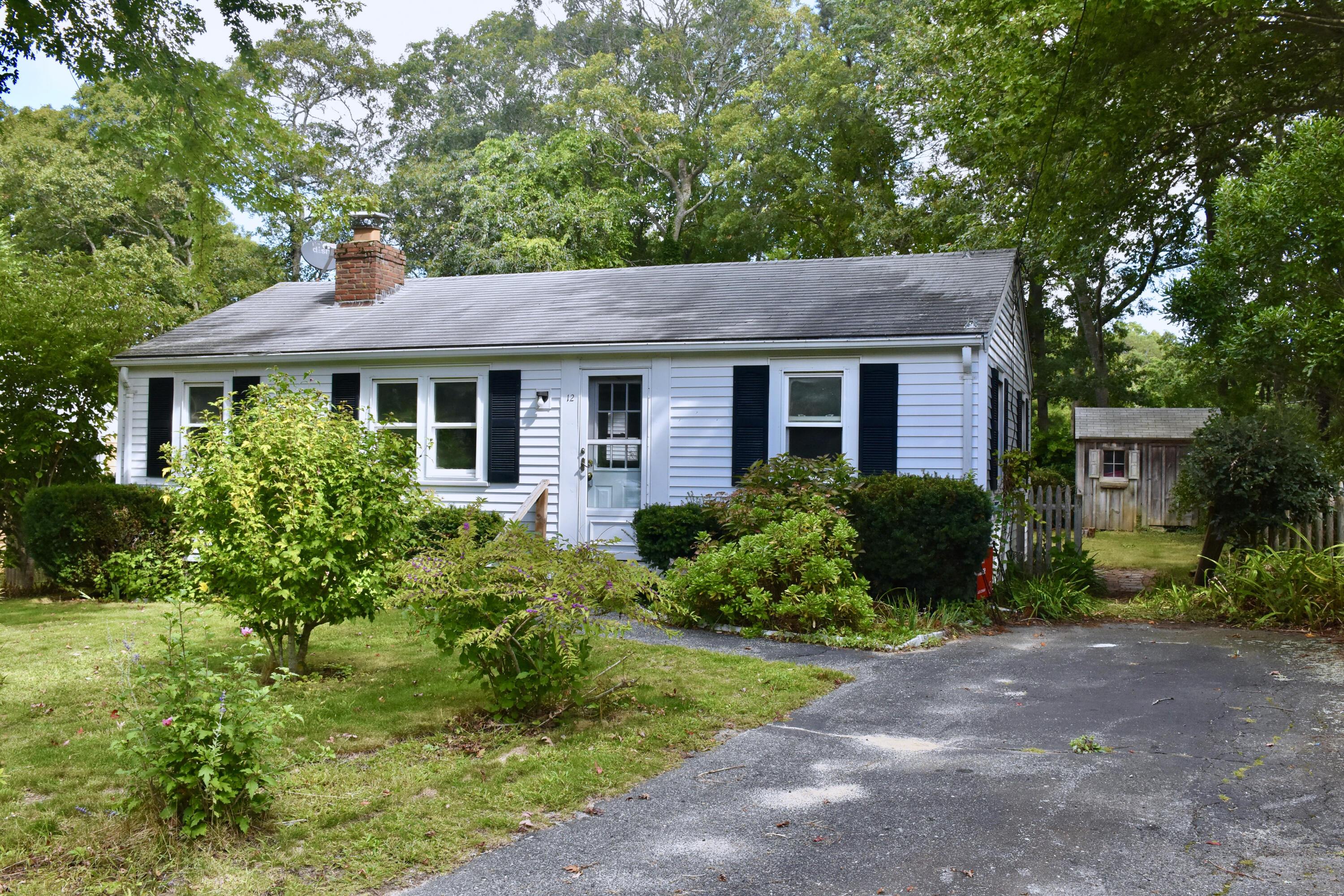 12 Lake Road E Property Photo 13