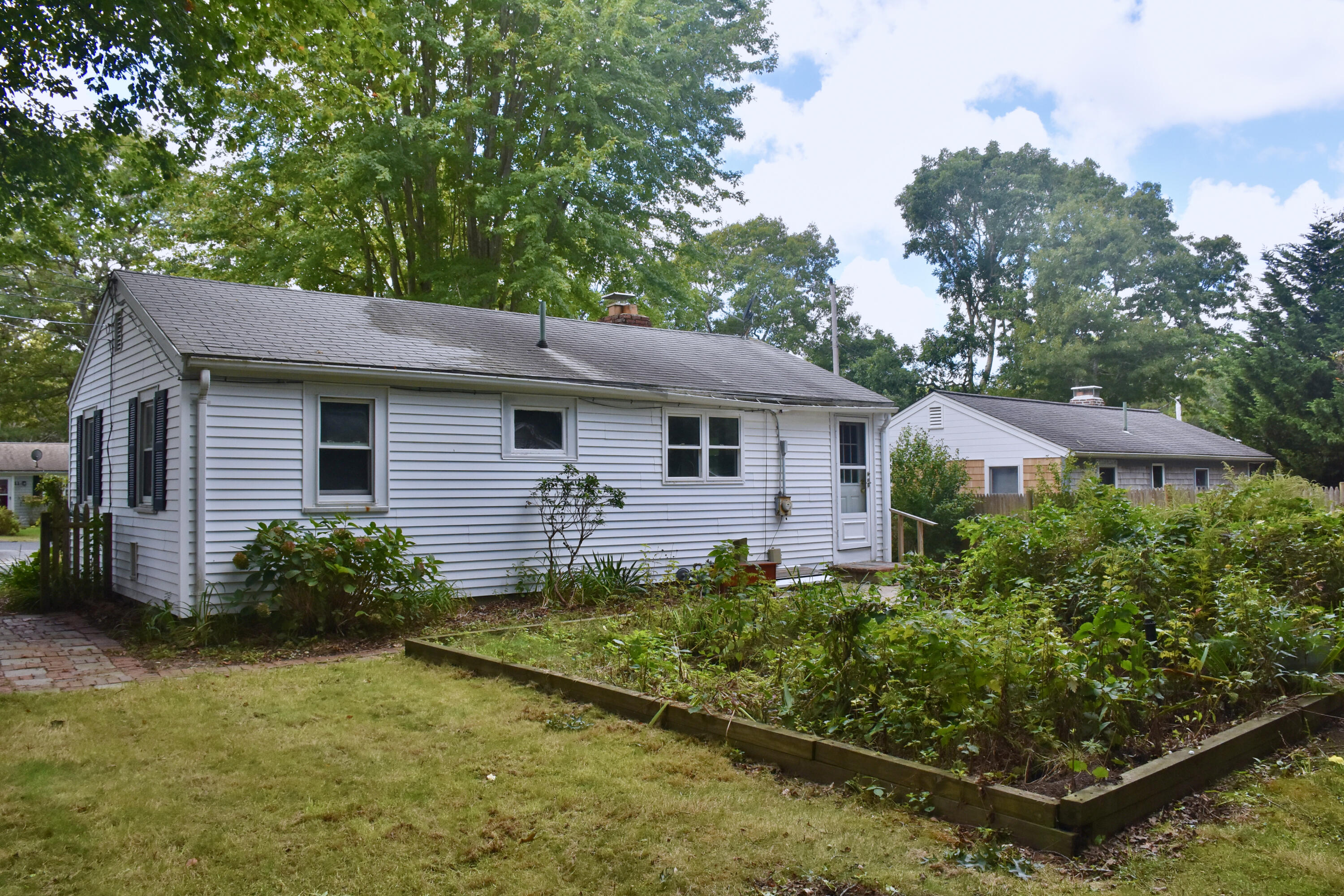 12 Lake Road E Property Photo 15
