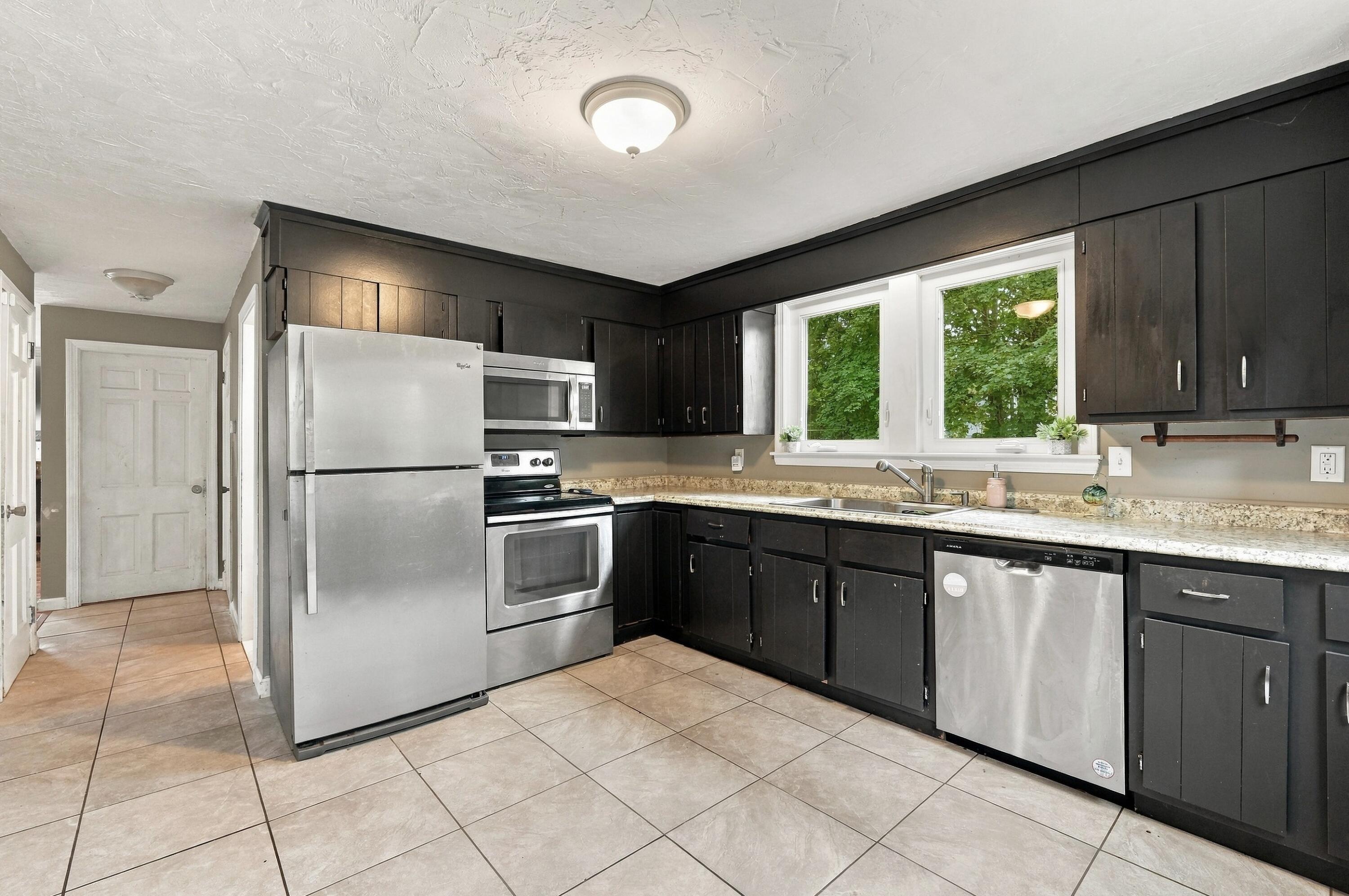 19 Louise Lane Property Photo 7