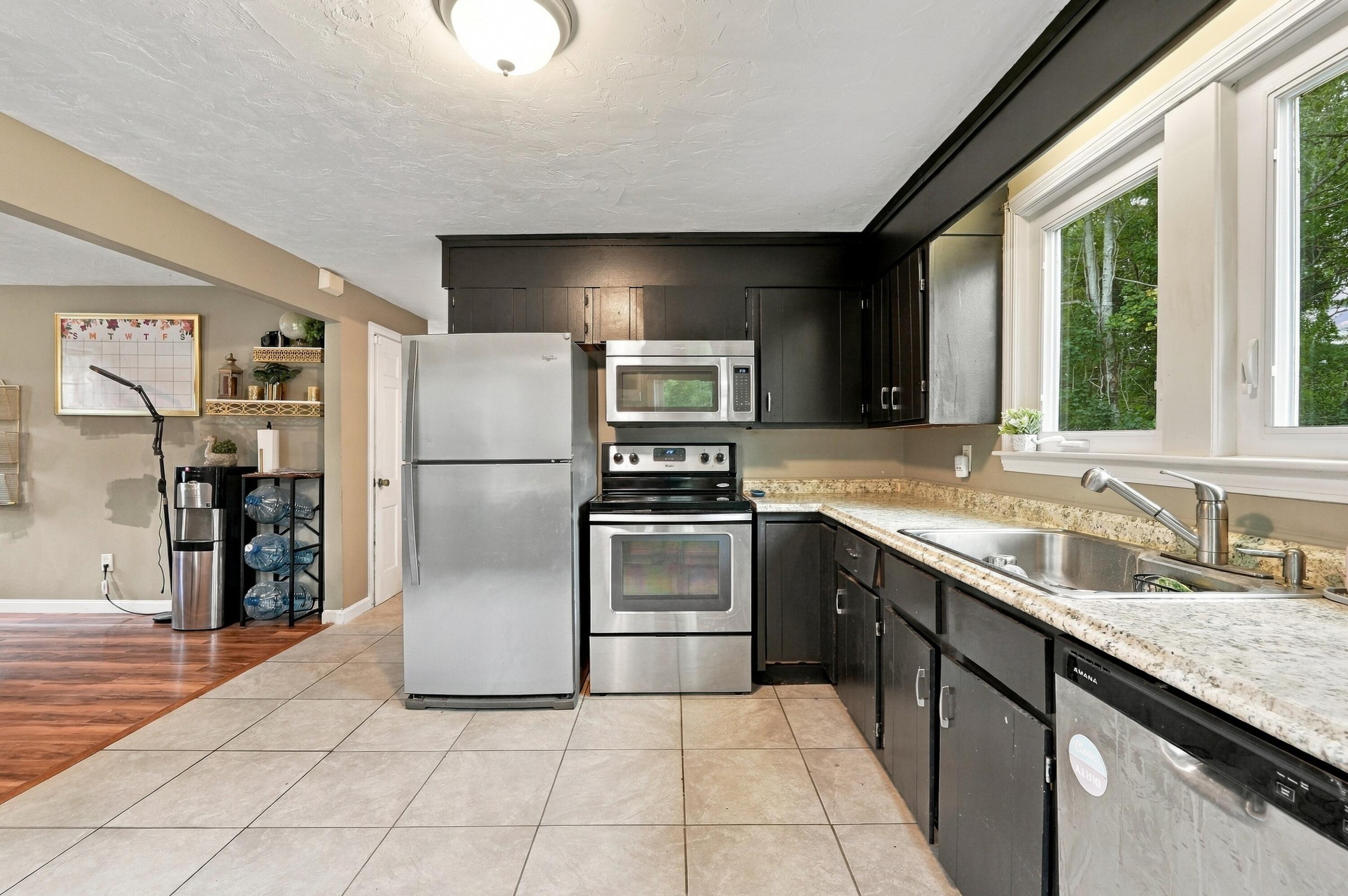 19 Louise Lane Property Photo 8