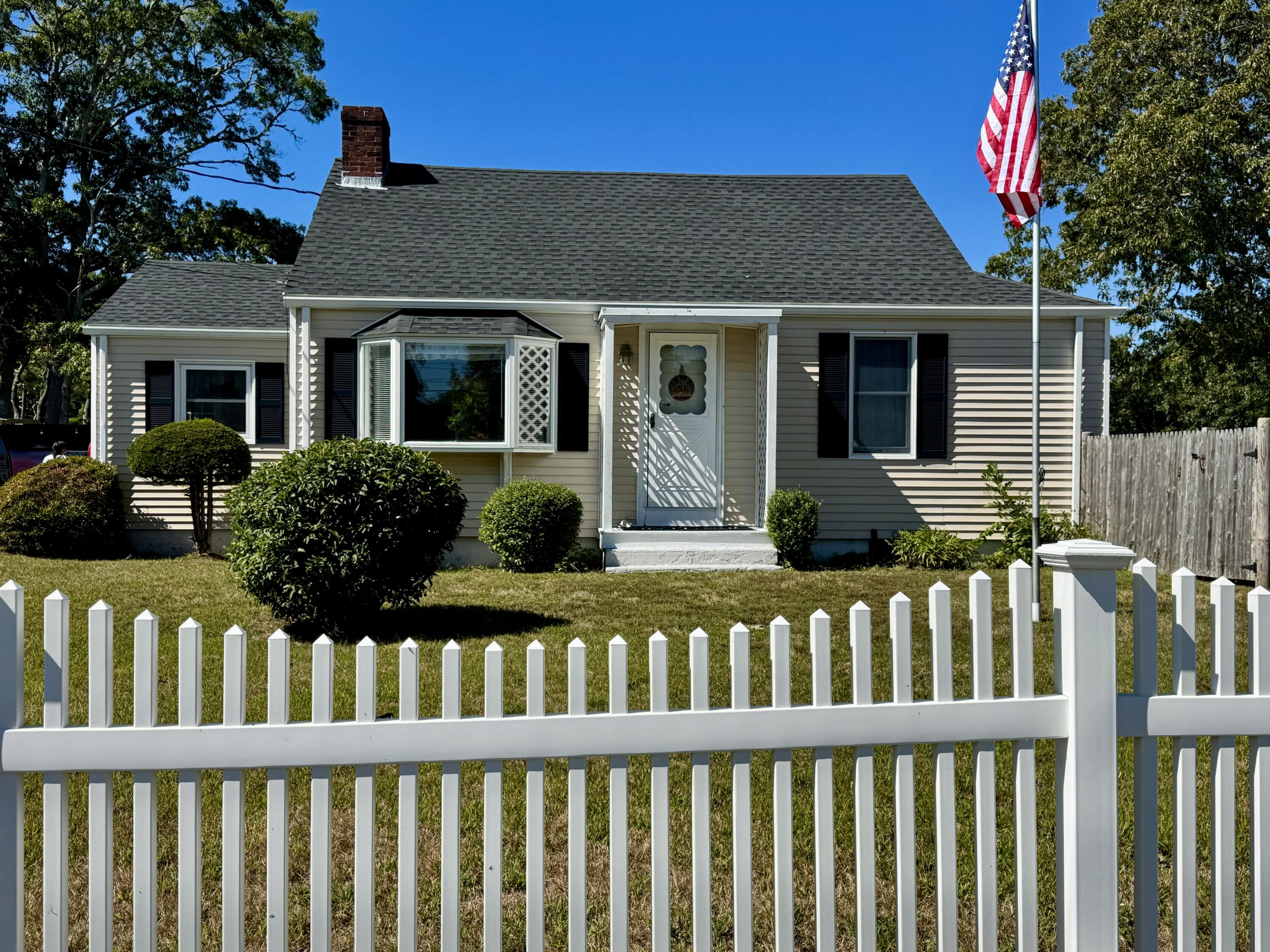7 Queens Bay Lane Property Photo 1