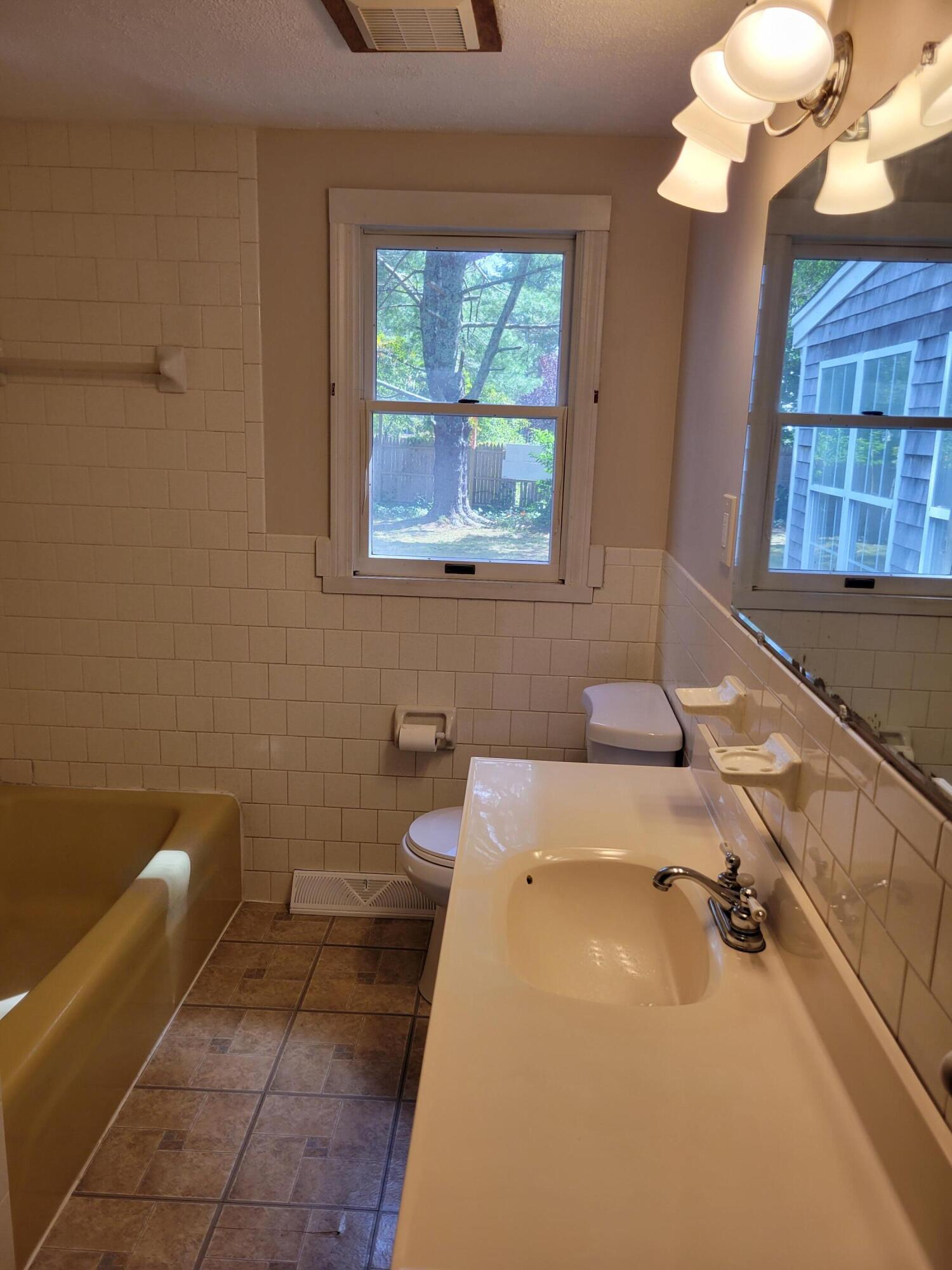 8 Westbury Way Property Photo 13