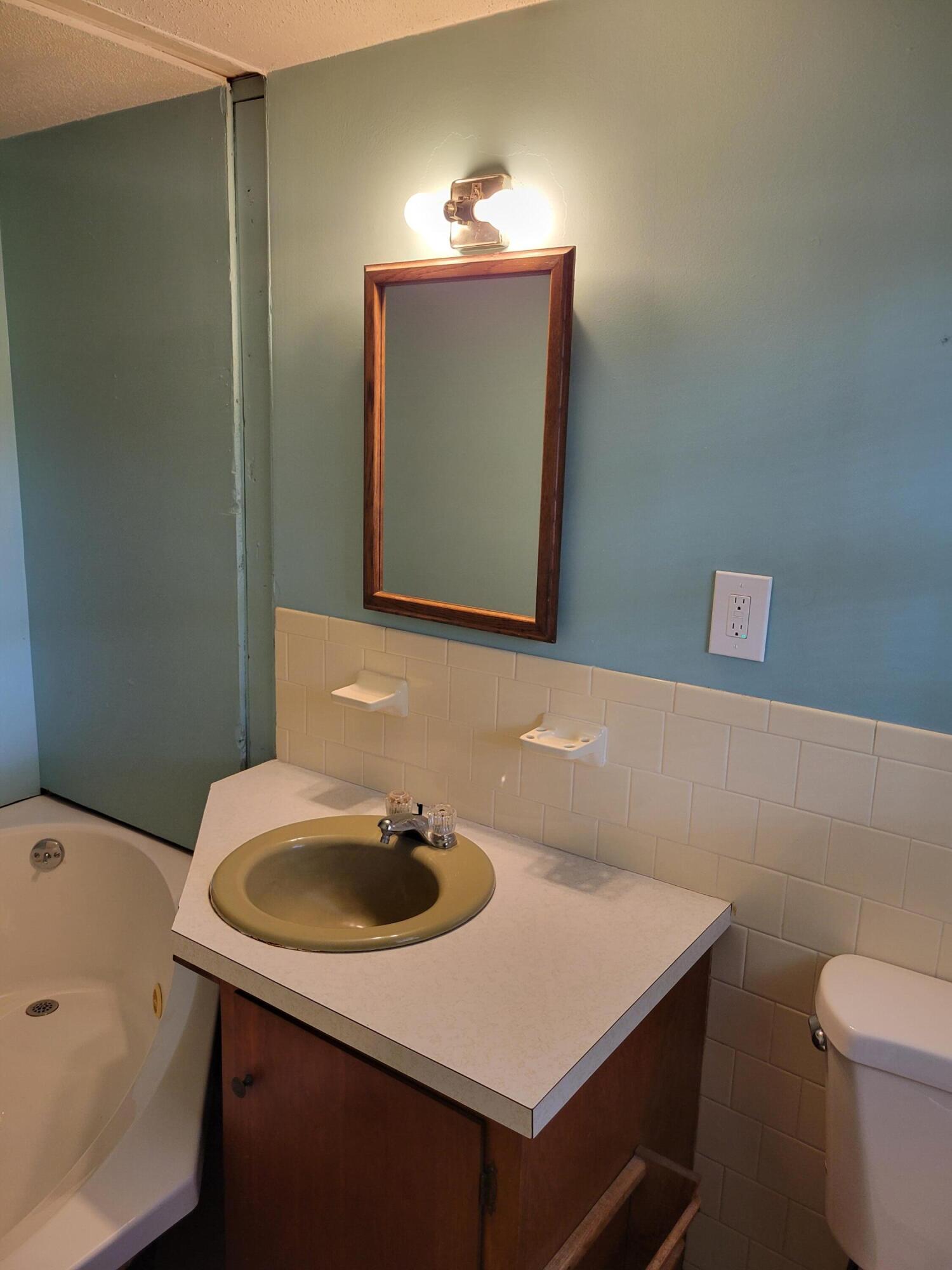 8 Westbury Way Property Photo 14
