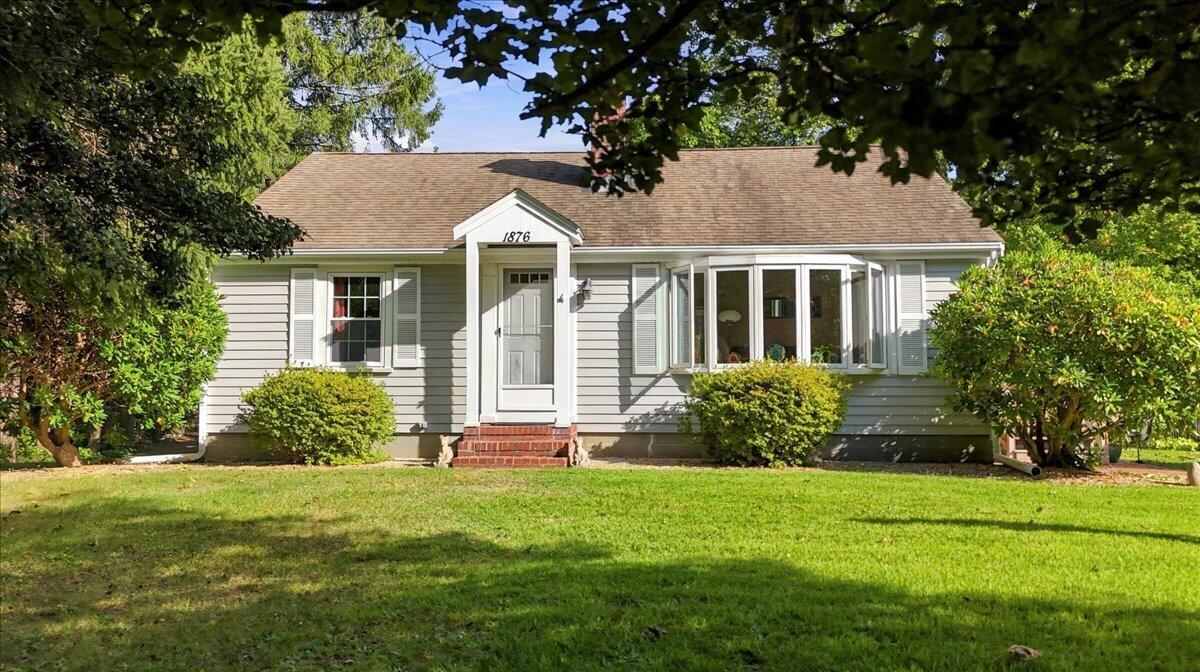 1876 Phinneys Lane Property Photo 1