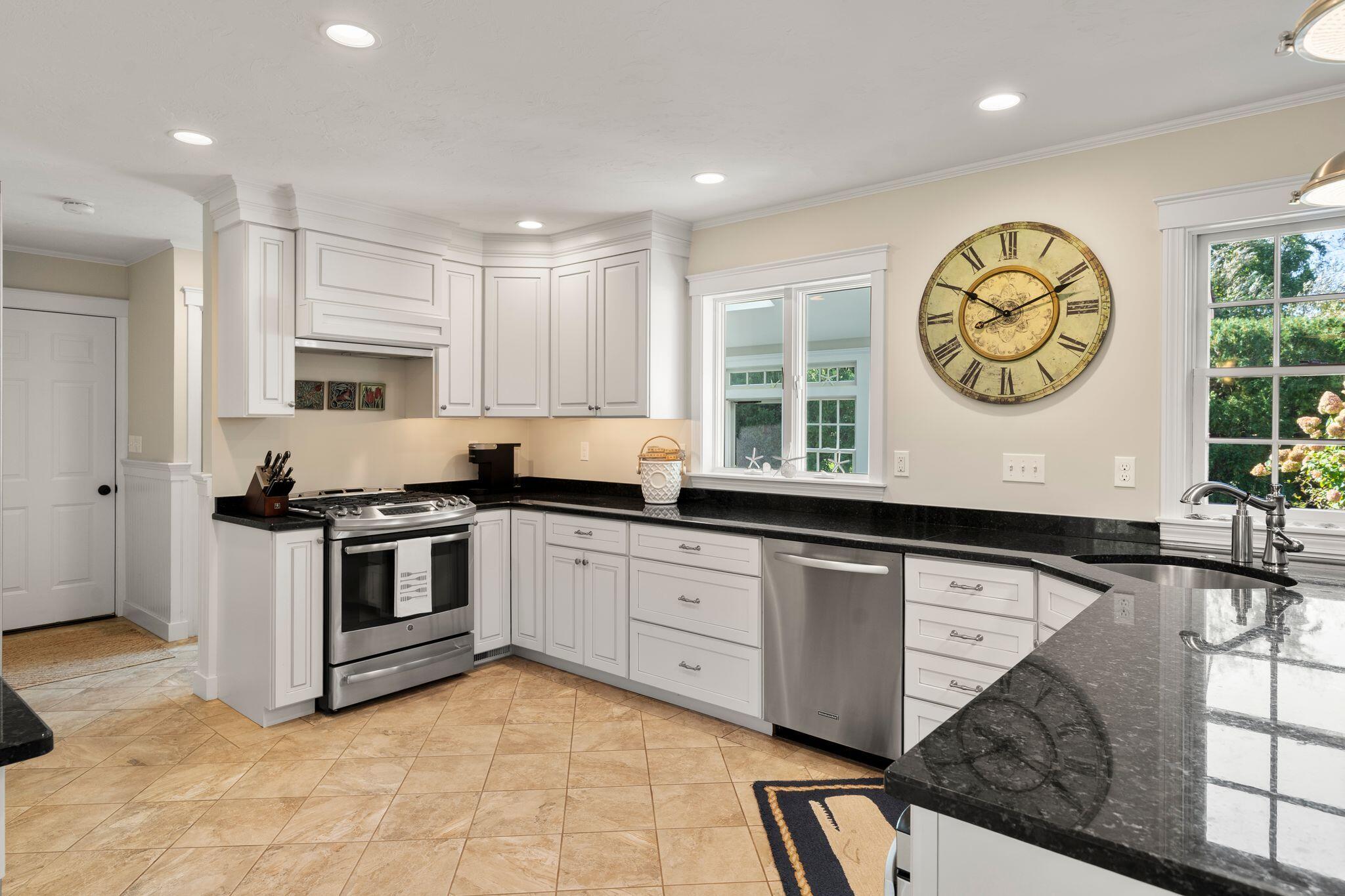 9 Bassing Harbor Road Property Photo 14