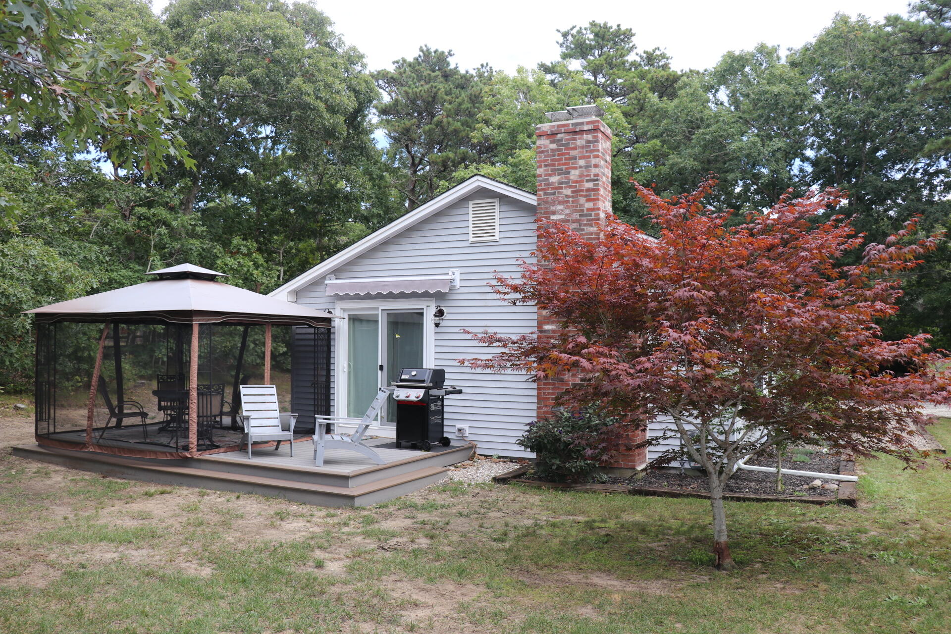 15 Linda Lane Property Photo 3