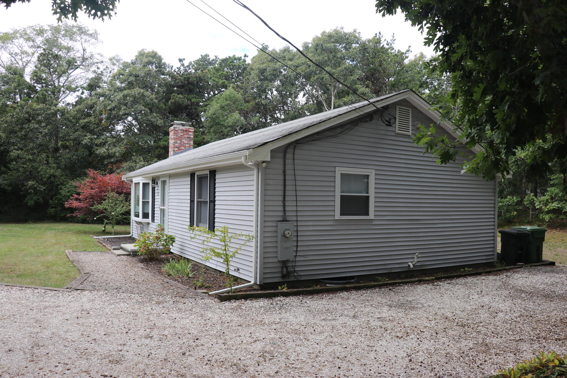 15 Linda Lane Property Photo 5