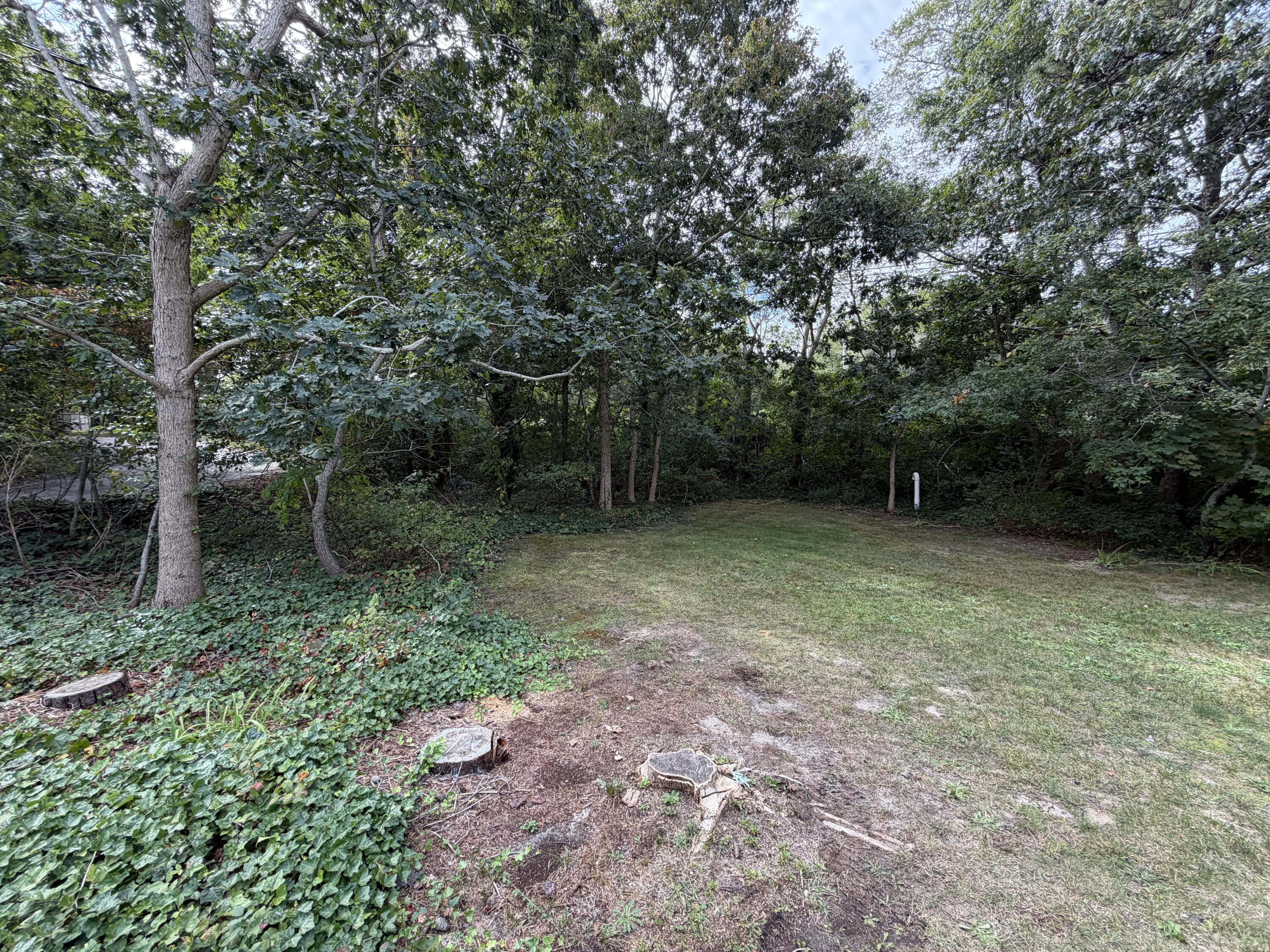 15 Linda Lane Property Photo 8