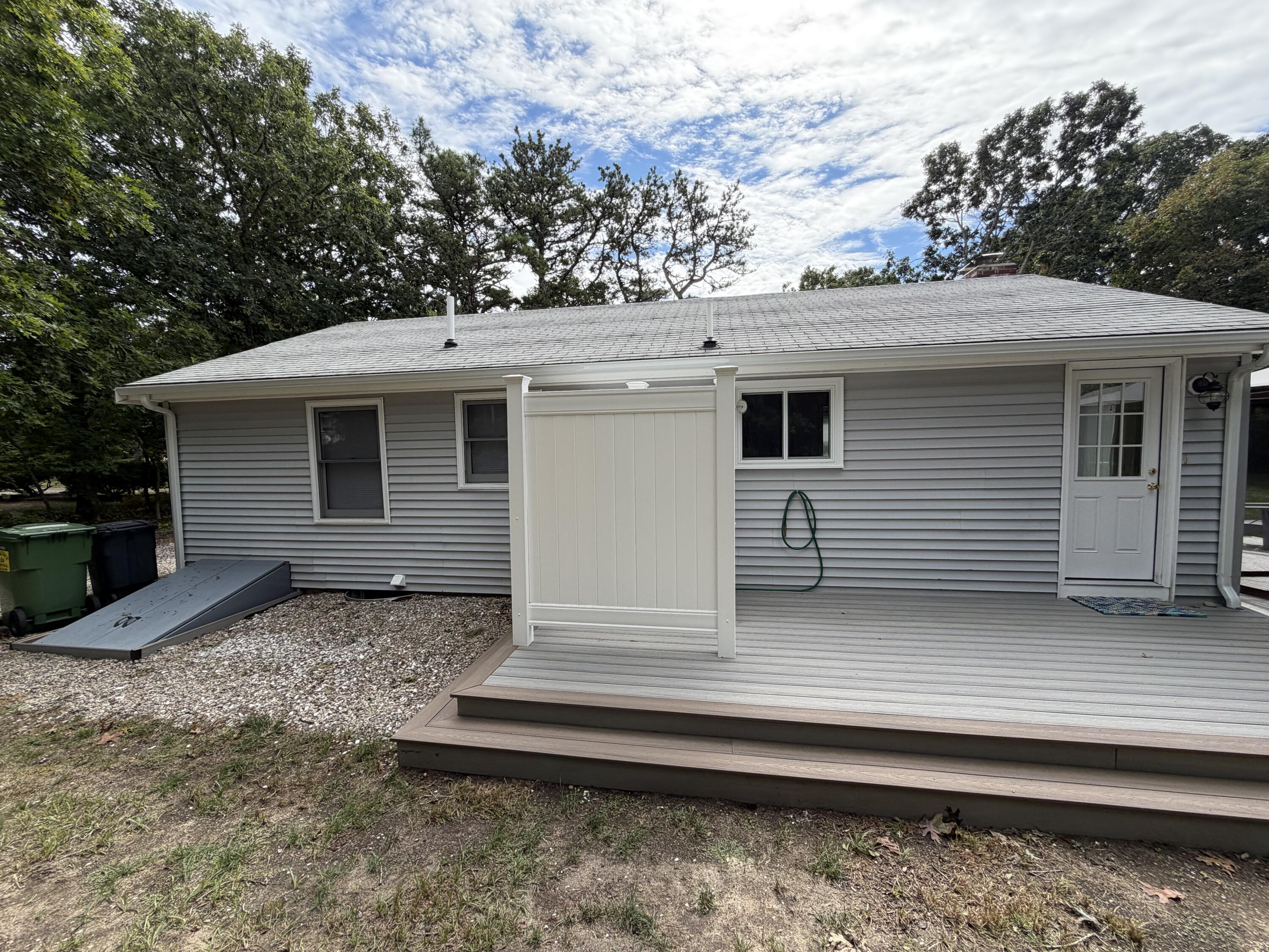 15 Linda Lane Property Photo 10