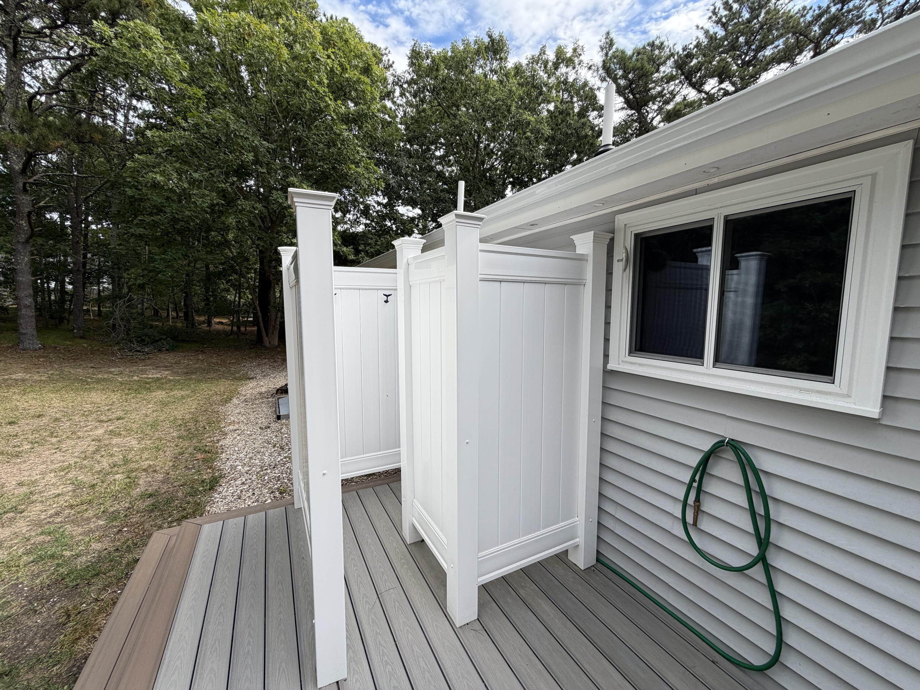 15 Linda Lane Property Photo 11