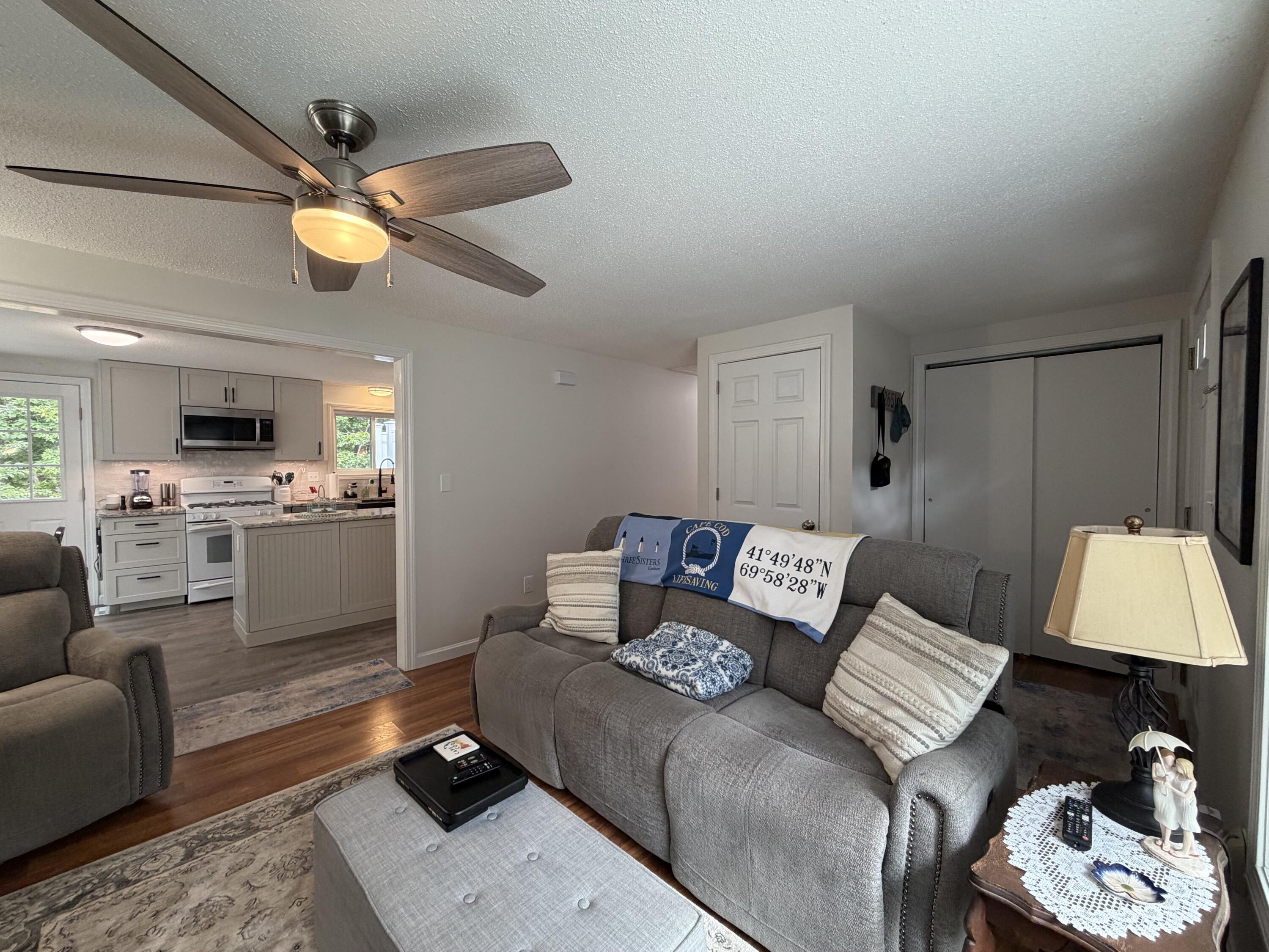 15 Linda Lane Property Photo 23