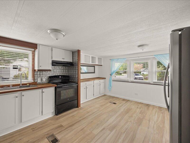 32-6 S Mdw Village Property Photo 7